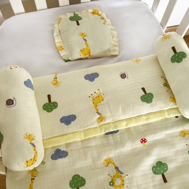 Baby Giraffes - Muslin Cot Bedding Gift Set - Set of 4 - Oranges and Lemons