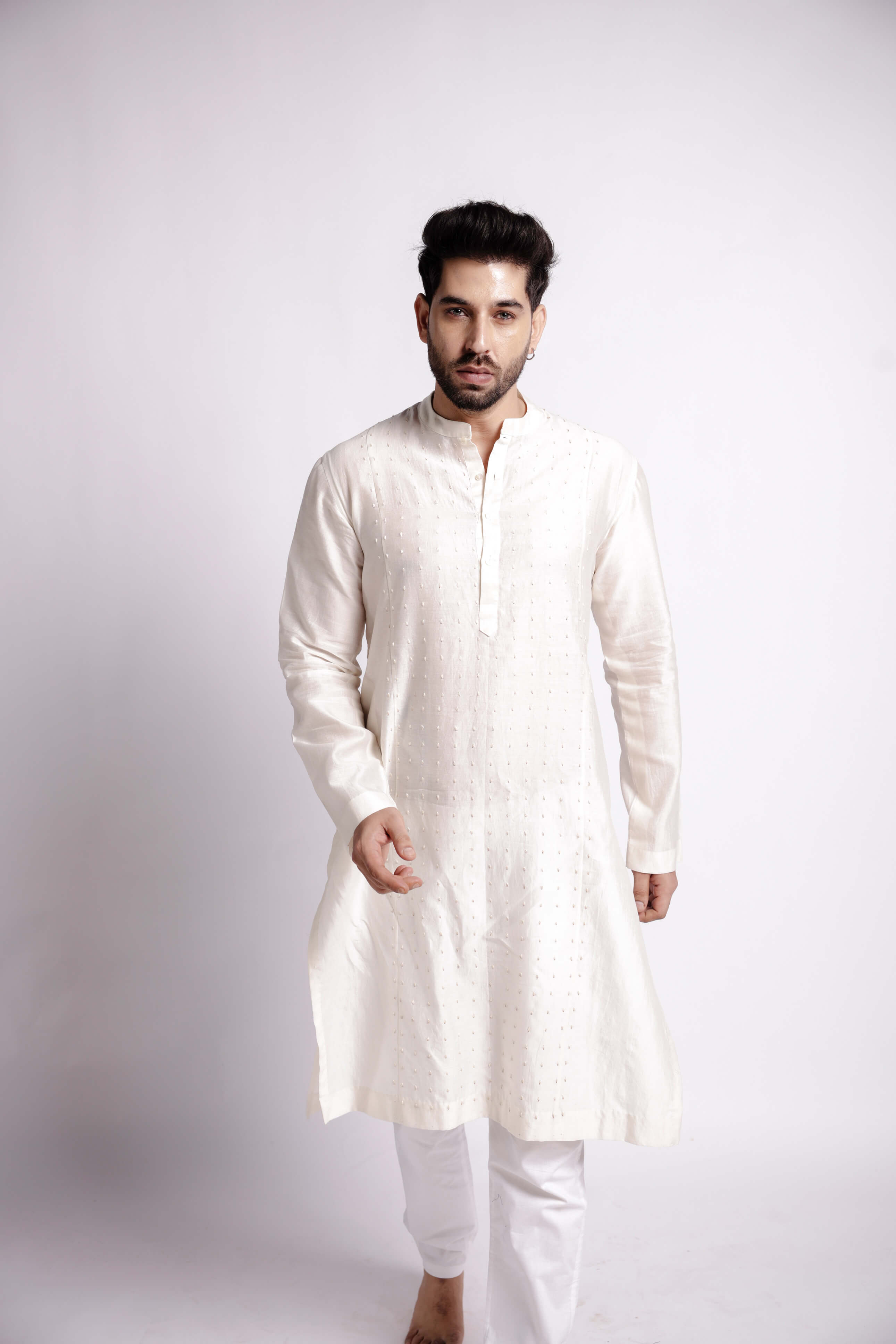 Off-White Chanderi Embroidered Kurta For Men-bihart