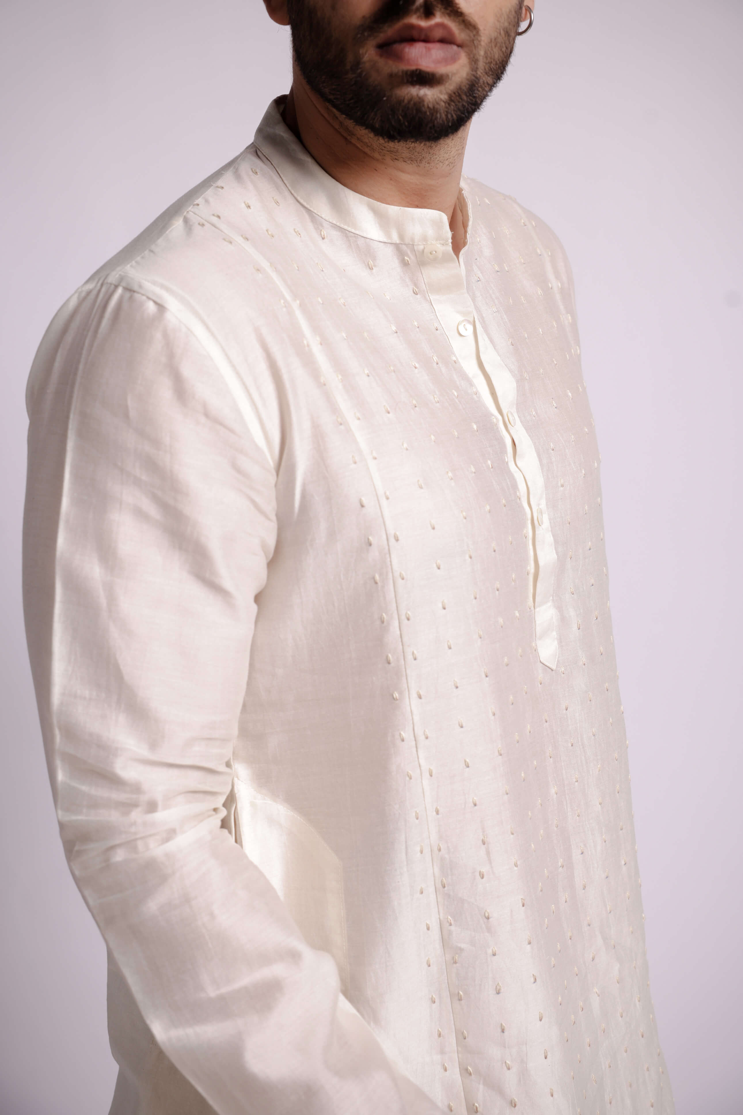 Off-White Chanderi Embroidered Kurta For Men-bihart