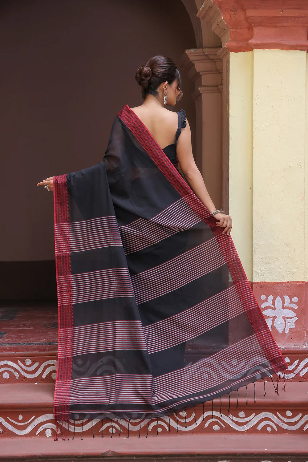 Handloom Black Mulmul Cotton Saree With Maroon Border-Sutra Art of Clothing