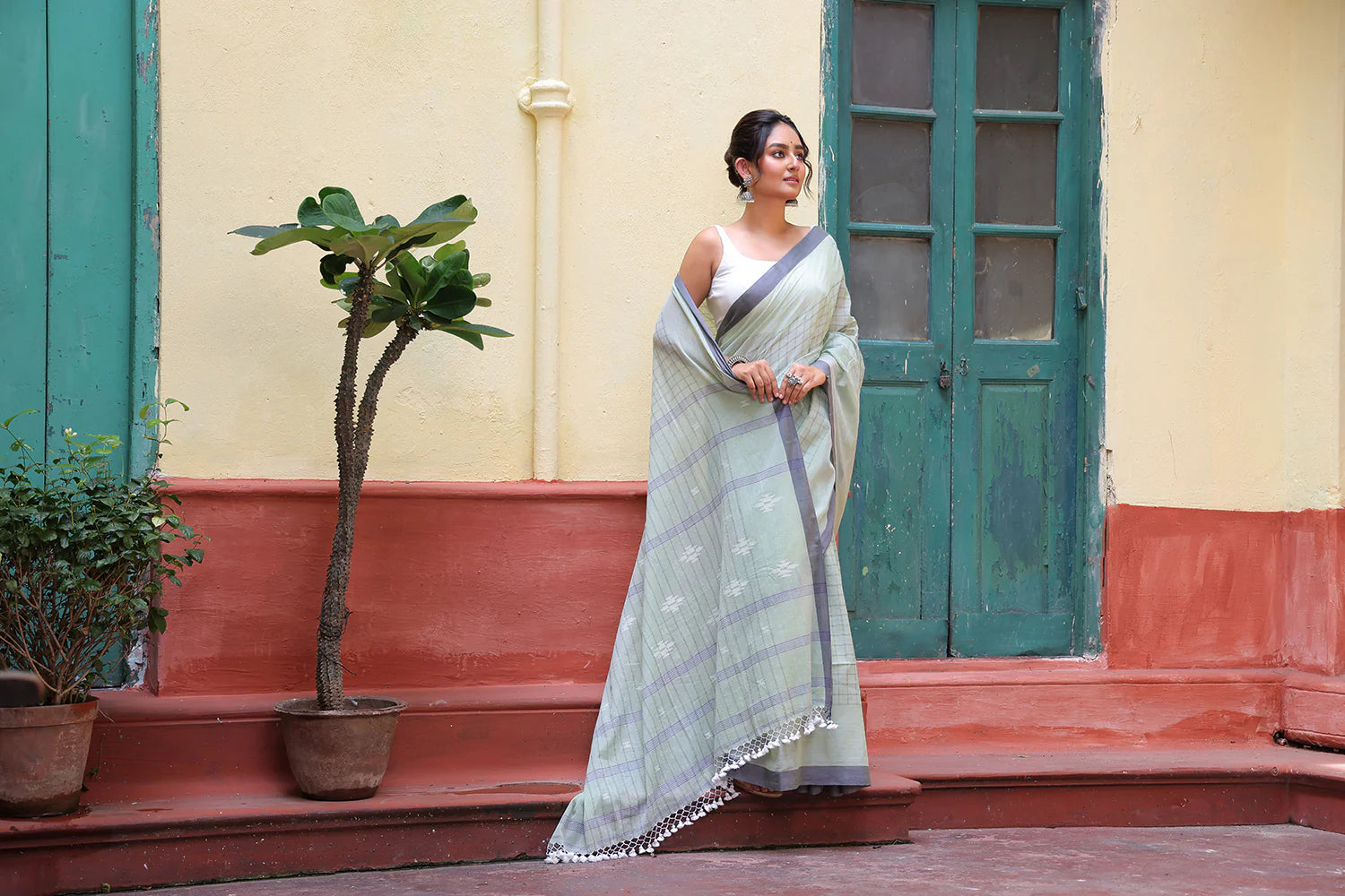 Handloom Tea Green Mulmul Cotton Jamdani Saree-Sutra Art of Clothing