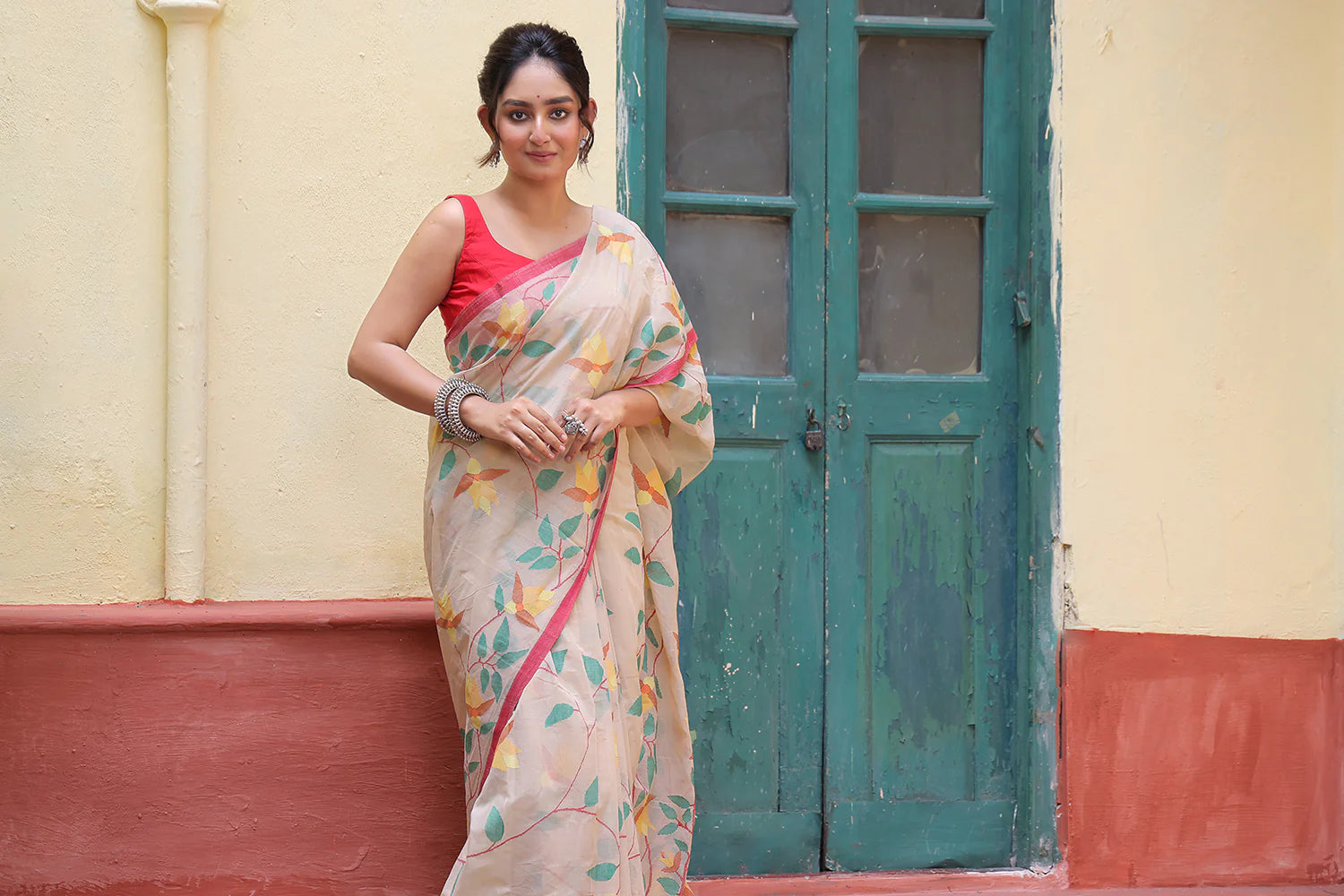 Handloom Beige Pure Cotton Exclusive Jamdani Saree with Red Border