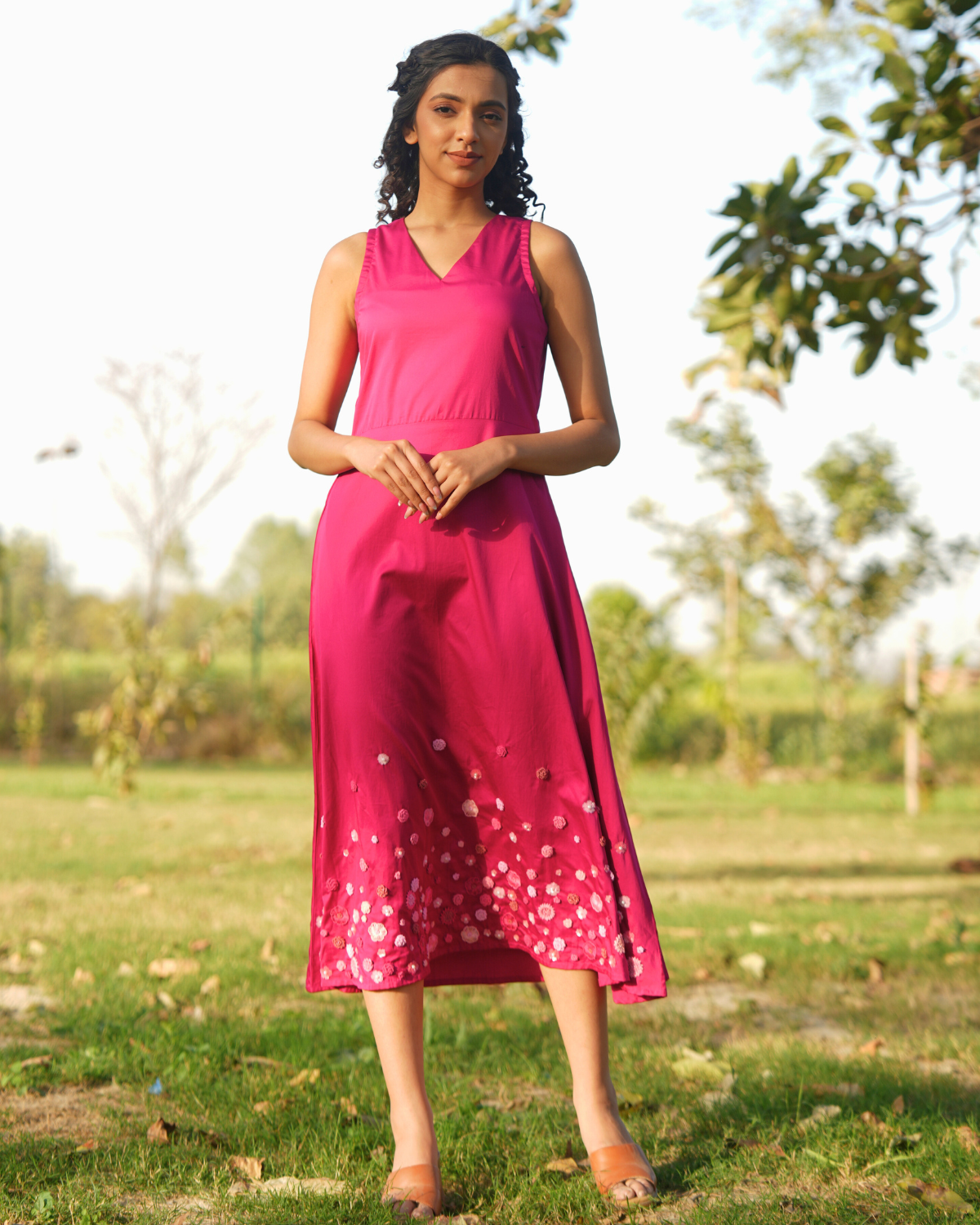 Cchavi Hand-Embroidered Midi Dress – hand-embroidered 100% cotton – RASRA MAI