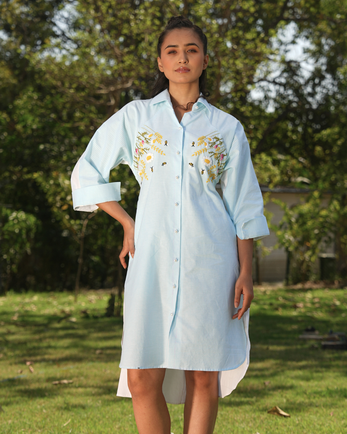 Tanniishaa Hand-Embroidered Short Dress – hand-embroidered 100% cotton – RASRA MAI