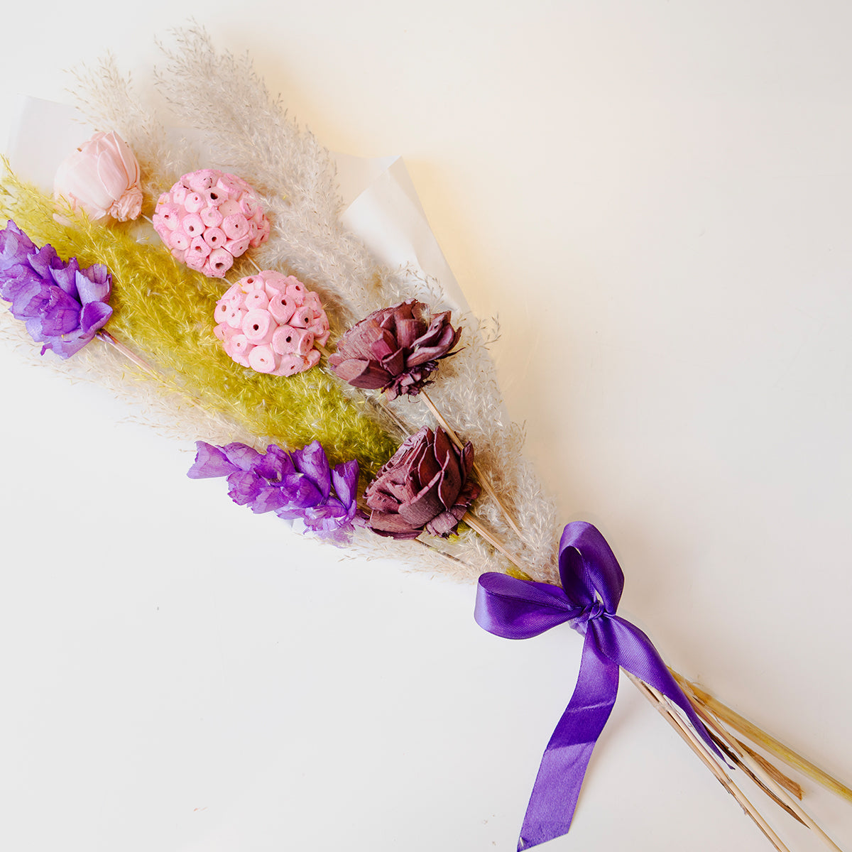 Pure Bloom bunch - https://artecasa.in/