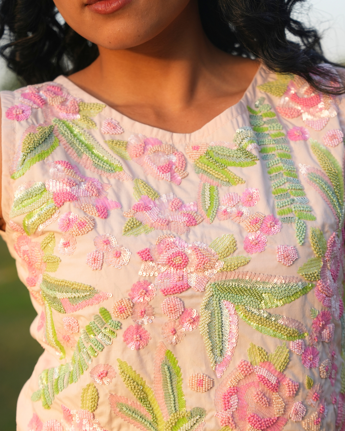 Adhiraa Hand-Embroidered Crop Top – hand-embroidered 100% cotton – RASRA MAI