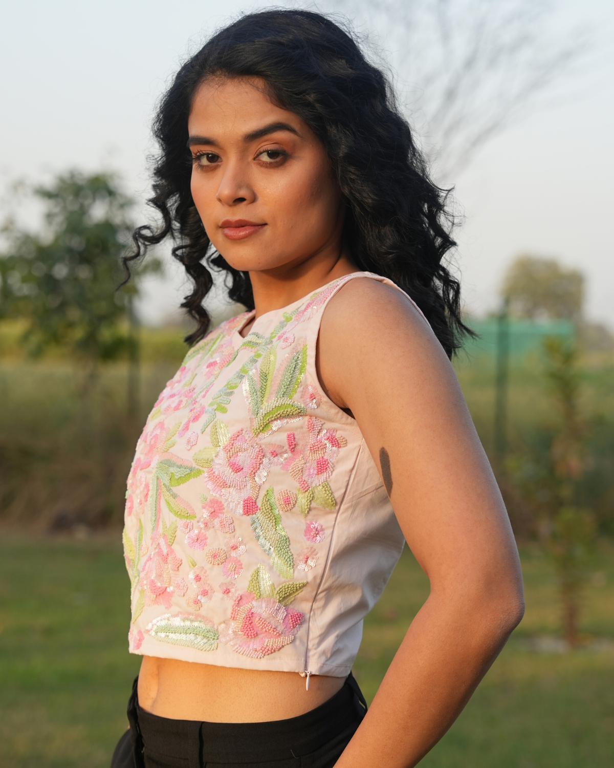 Adhiraa Hand-Embroidered Crop Top – hand-embroidered 100% cotton – RASRA MAI