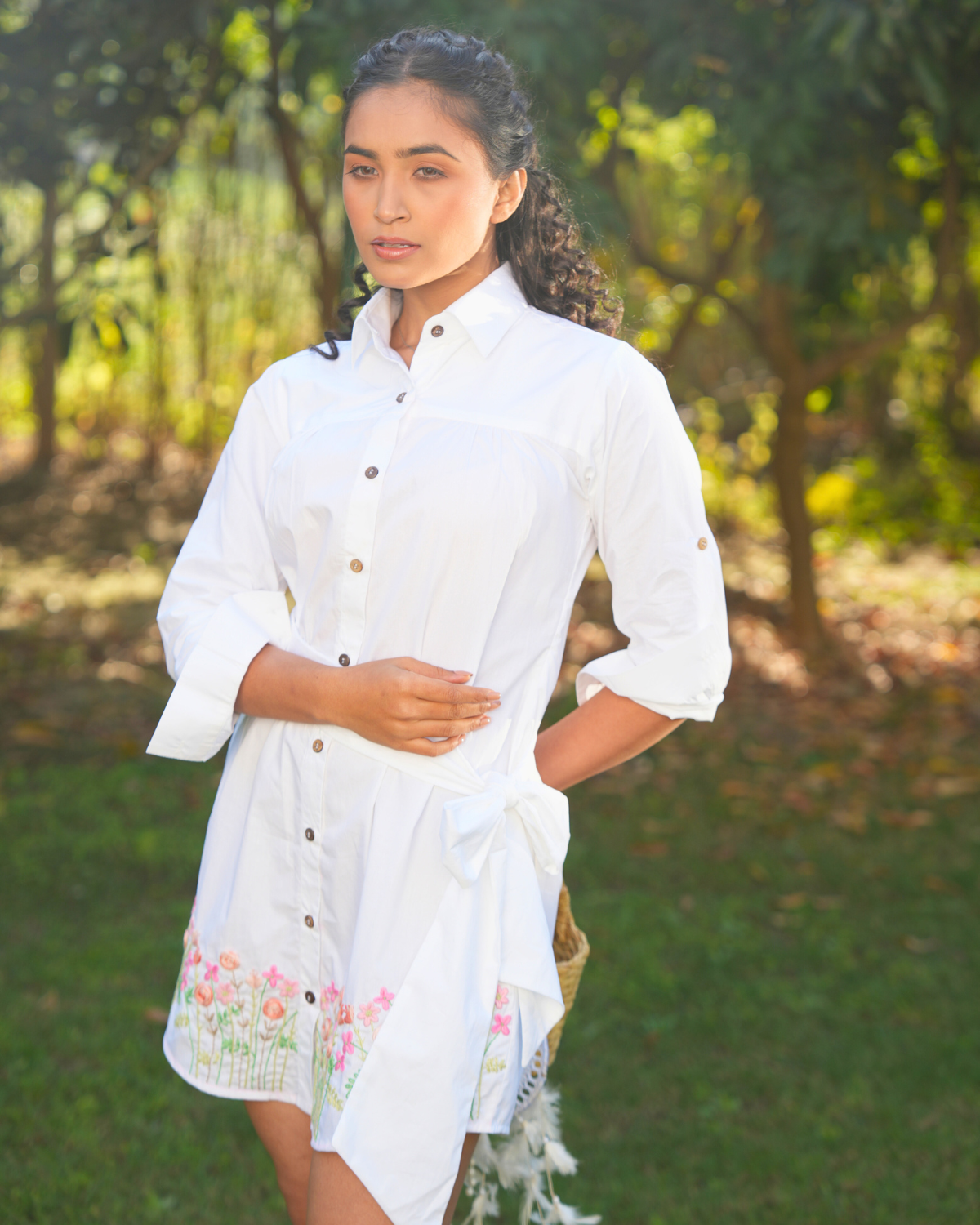 Vihani Hand-Embroidered Short Dress – hand-embroidered 100% cotton – RASRA MAI