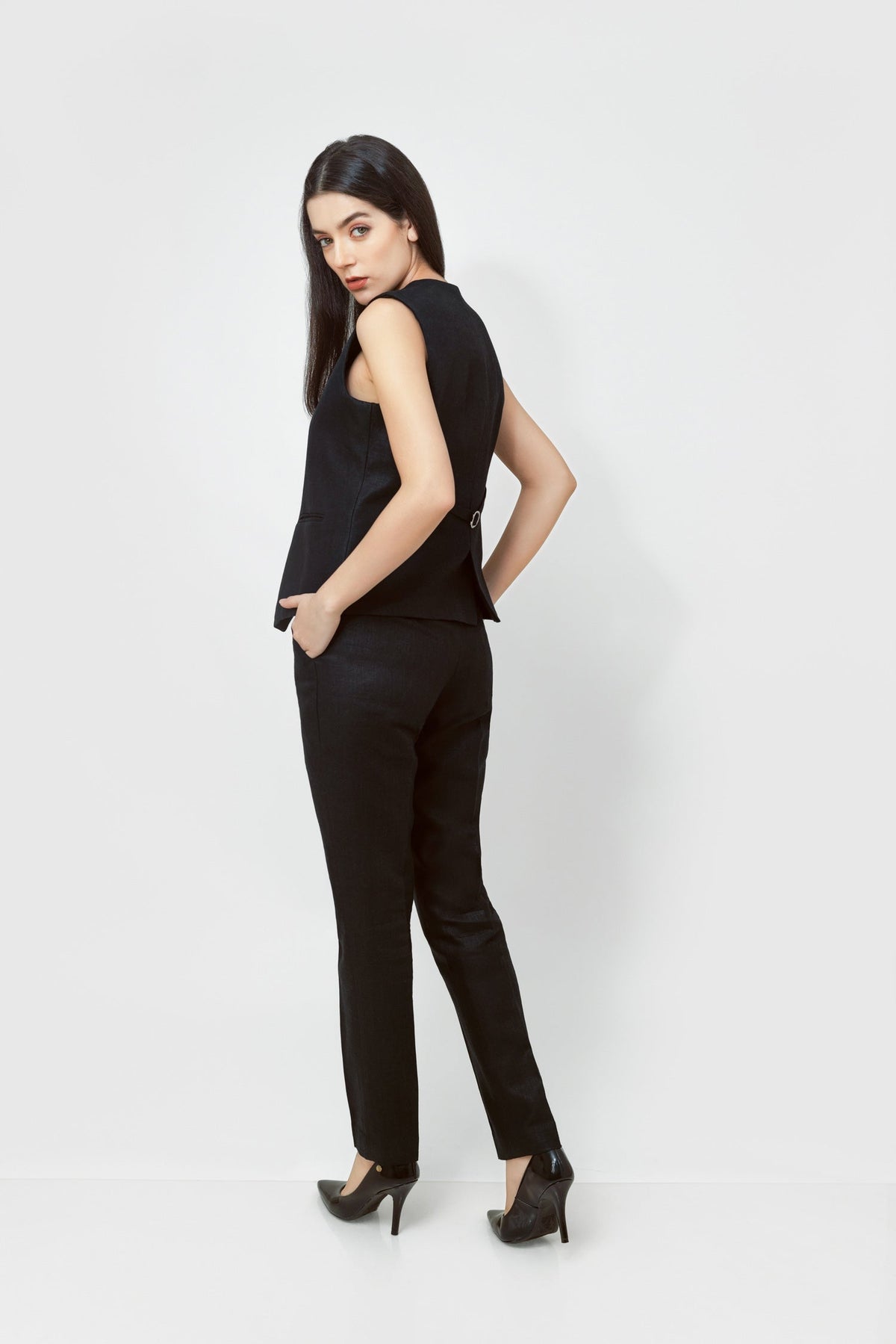 Dove - Woman linen vest adamleaves