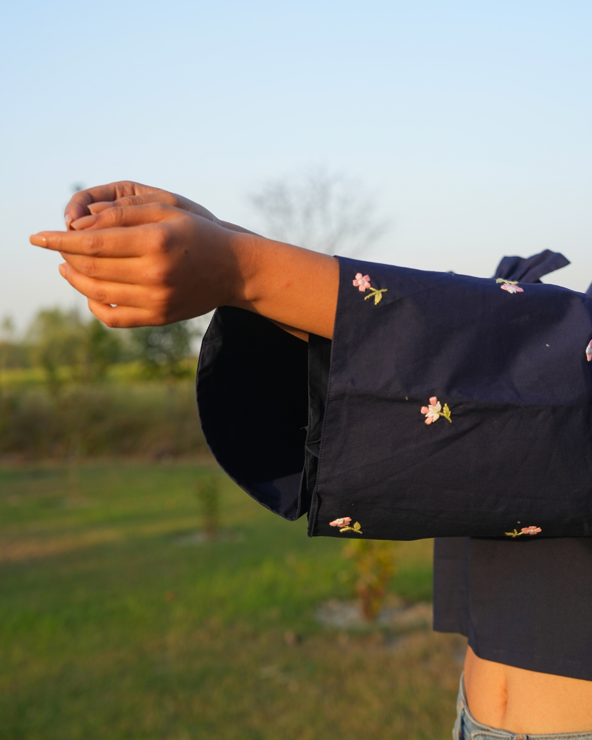 Adete Hand-Embroidered Top – hand-embroidered 100% cotton – RASRA MAI