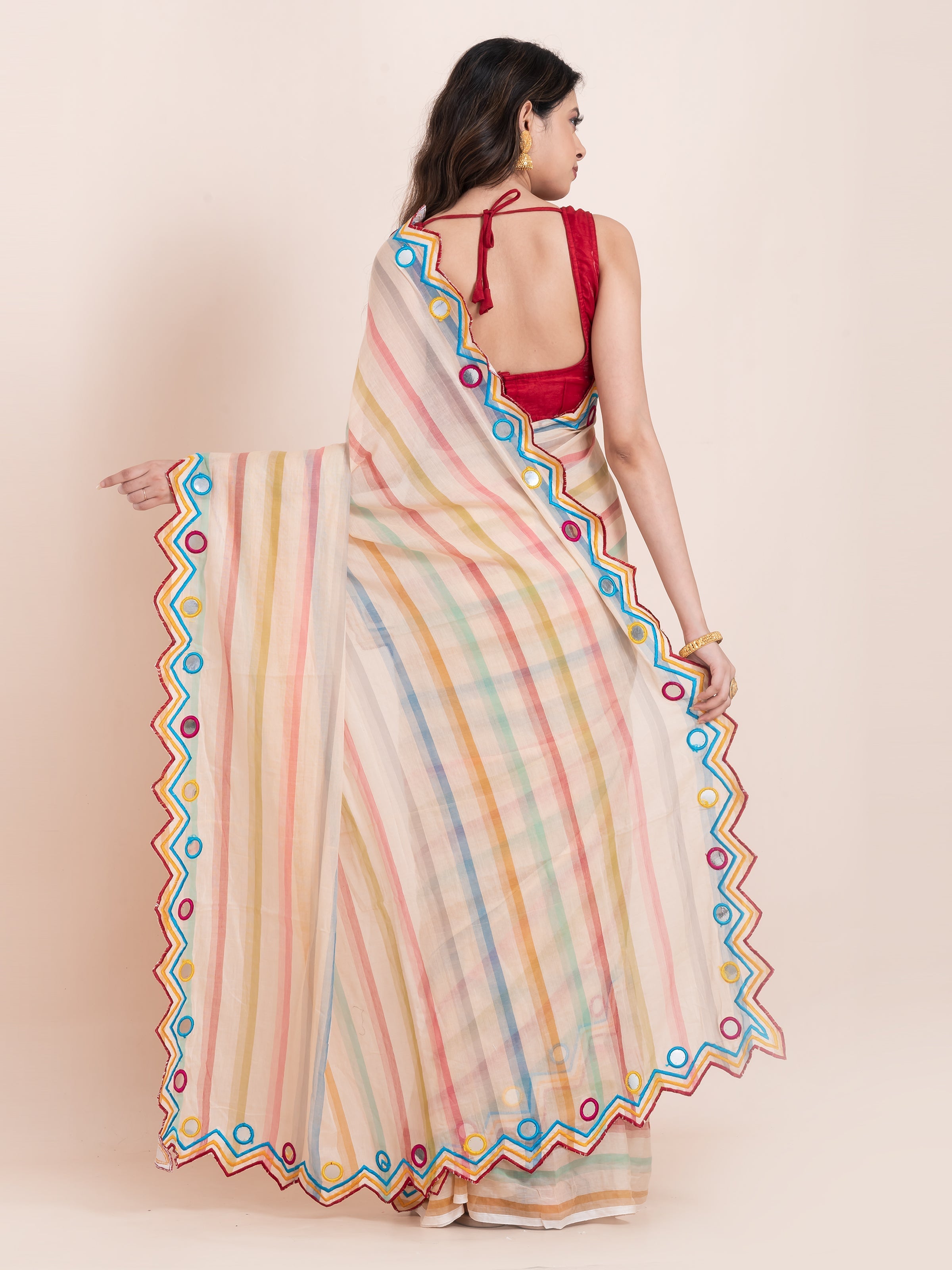 Peach mulmul cotton saree by Shopaame.