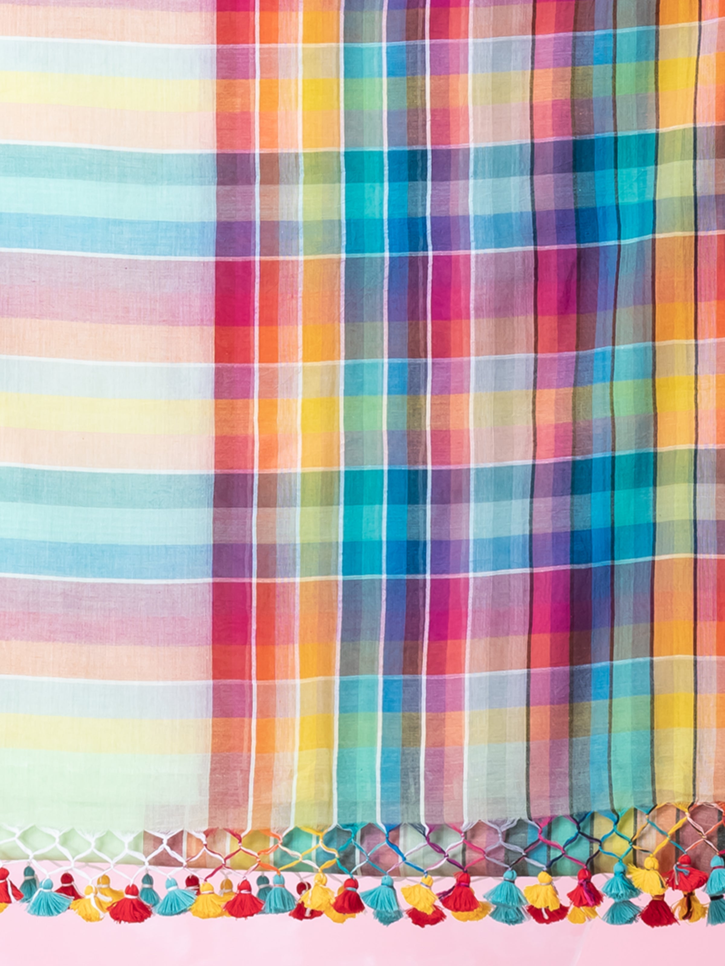 Closeup of green mulmul cotton saree by Shopaame named Aqua Breeze