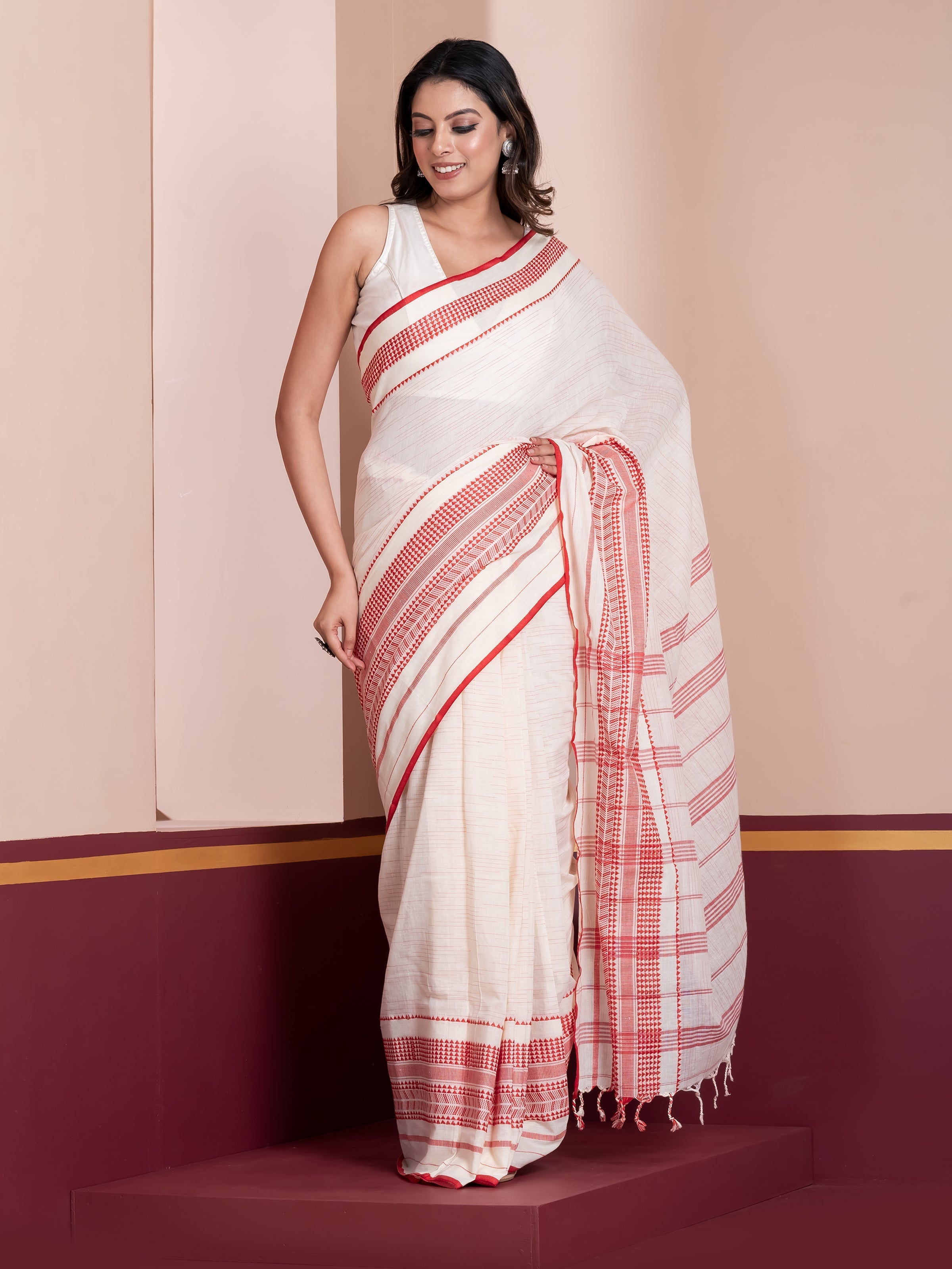 Shop AaMe Nakshaghar saree in breathable khaadi cotton for Durga Puja