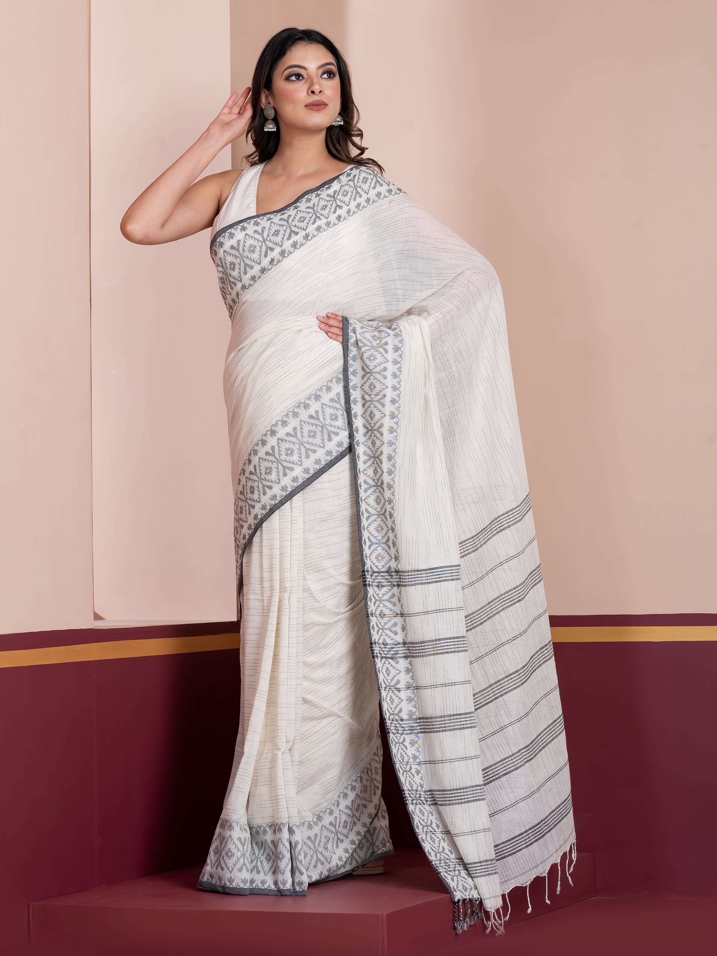 Traditional Handcrafted White Jamdani Paar Khaadi Cotton Saree by Shop AaMe