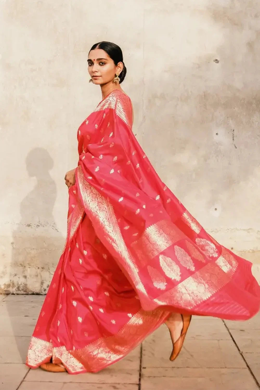 Handloom Red Pure Silk Banarasi Saree-Sutra Art of Clothing