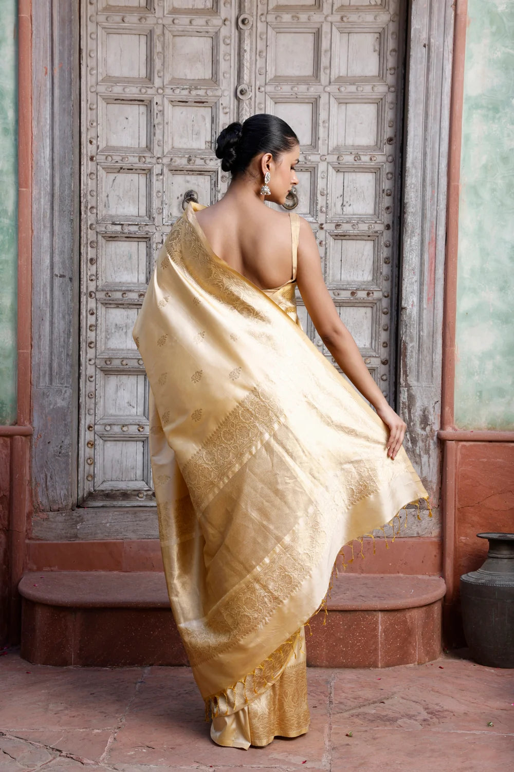 Handloom Cream Pure Silk Banarasi Saree-Sutra Art of Clothing