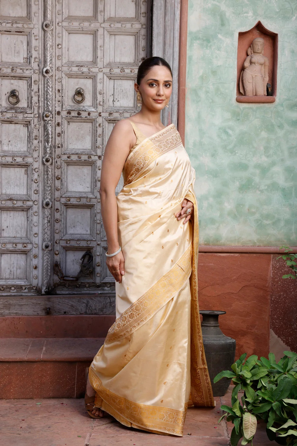 Handloom Cream Pure Silk Banarasi Saree-Sutra Art of Clothing