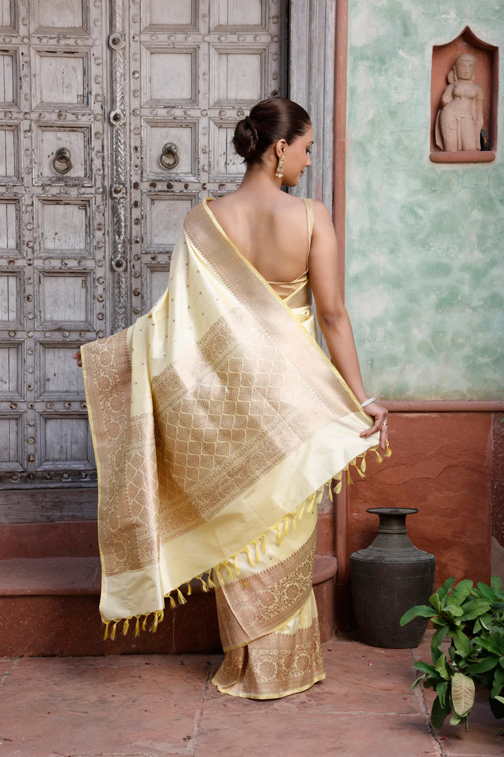 Handloom Mellow Yellow Pure Silk Banarasi Saree-Sutra Art of Clothing