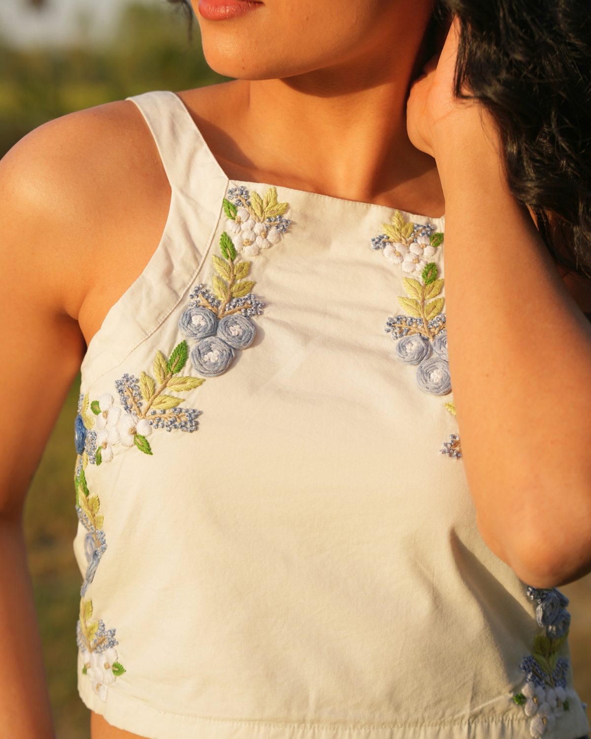 Pavaanii Hand-Embroidered Crop Top – hand-embroidered 100% cotton – RASRA MAI