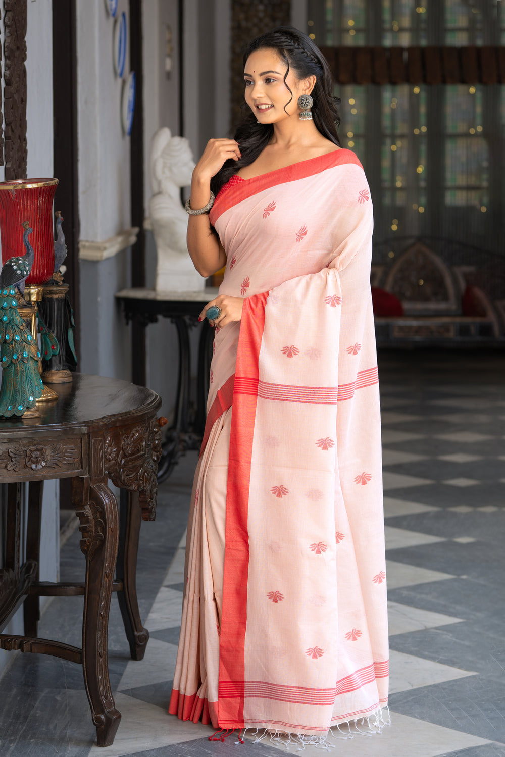 Handloom Peach & Red Mul Cotton Jamdani Saree-Sutra Art of Clothing