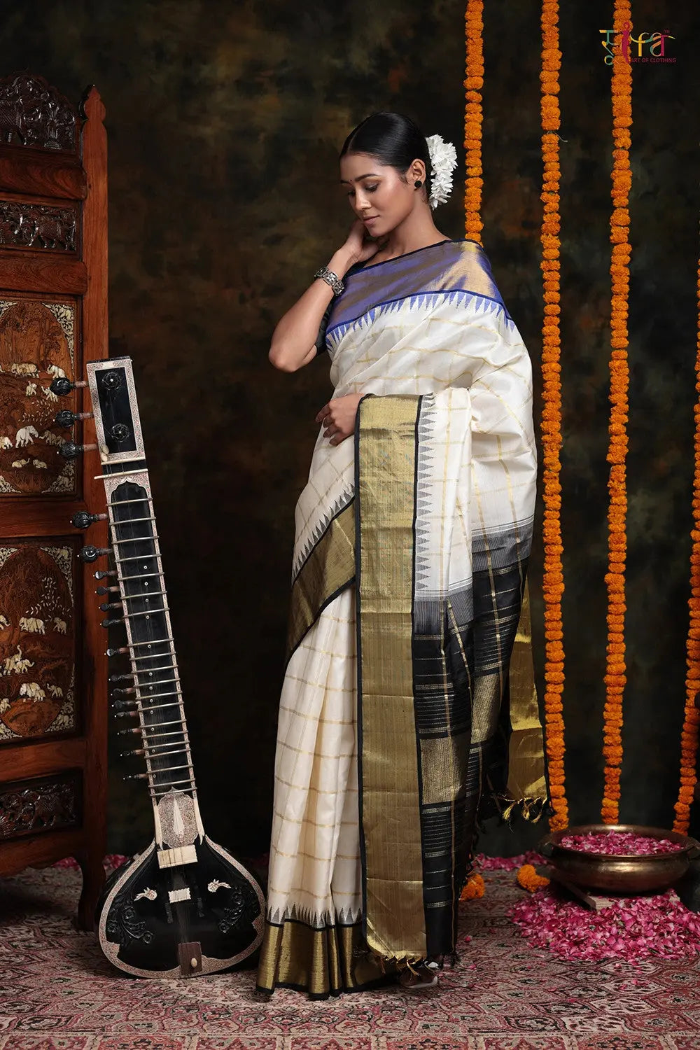 Handloom Cream Kanchipattu Saree With Zari Checks-Sutra Art of Clothing