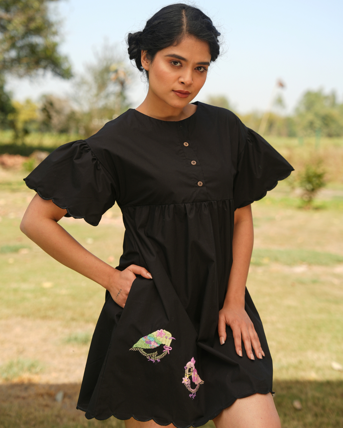 Mahiraa Hand-Embroidered Short Dress – hand-embroidered 100% cotton – RASRA MAI
