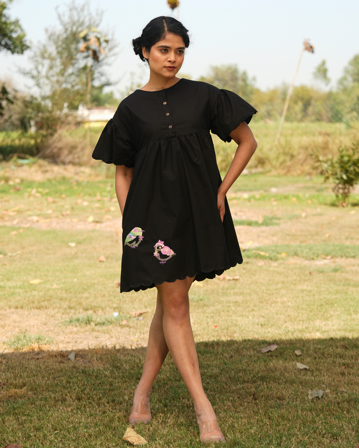 Mahiraa Hand-Embroidered Short Dress – hand-embroidered 100% cotton – RASRA MAI