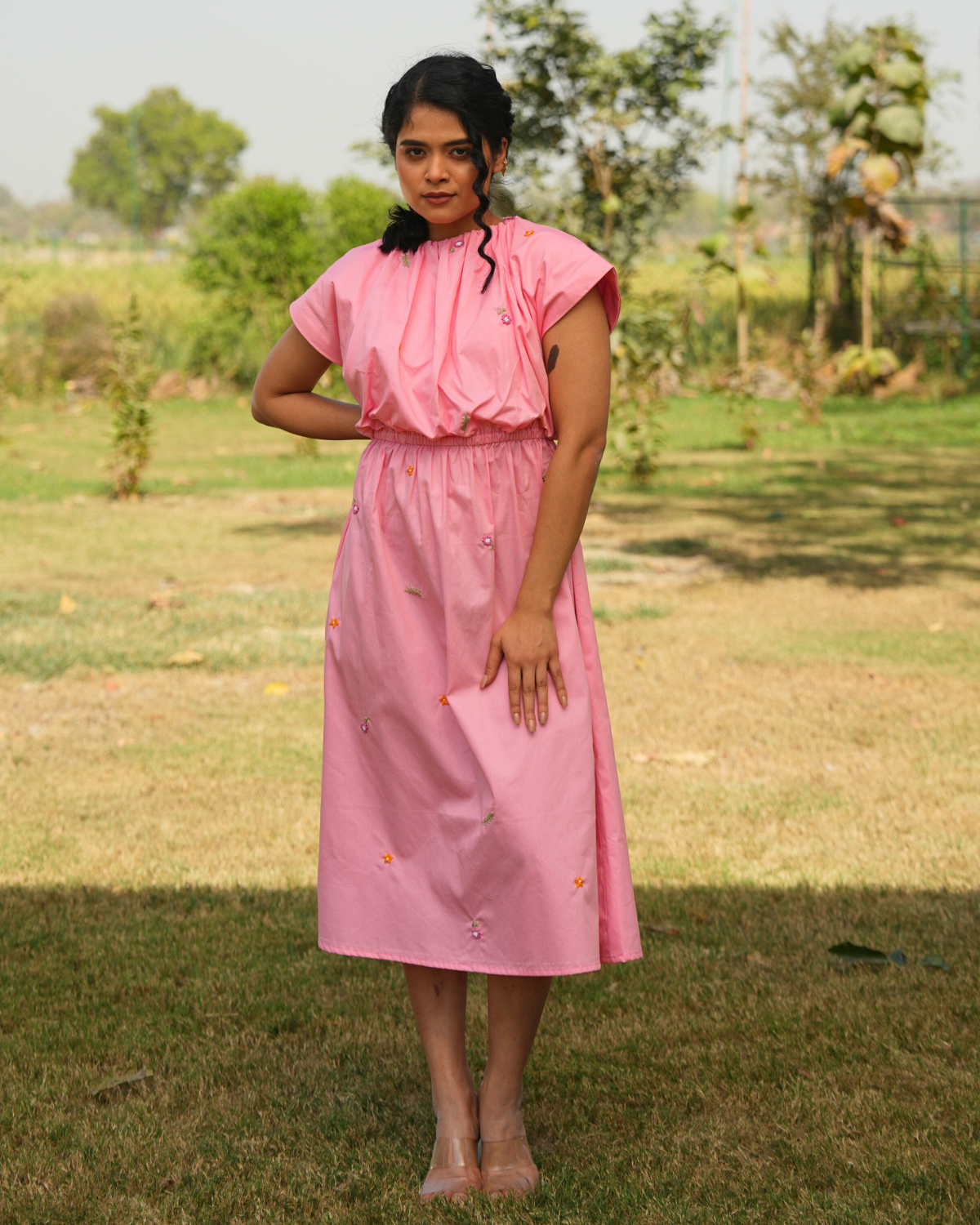 Gagan Hand-Embroidered Midi Dress – hand-embroidered 100% cotton – RASRA MAI