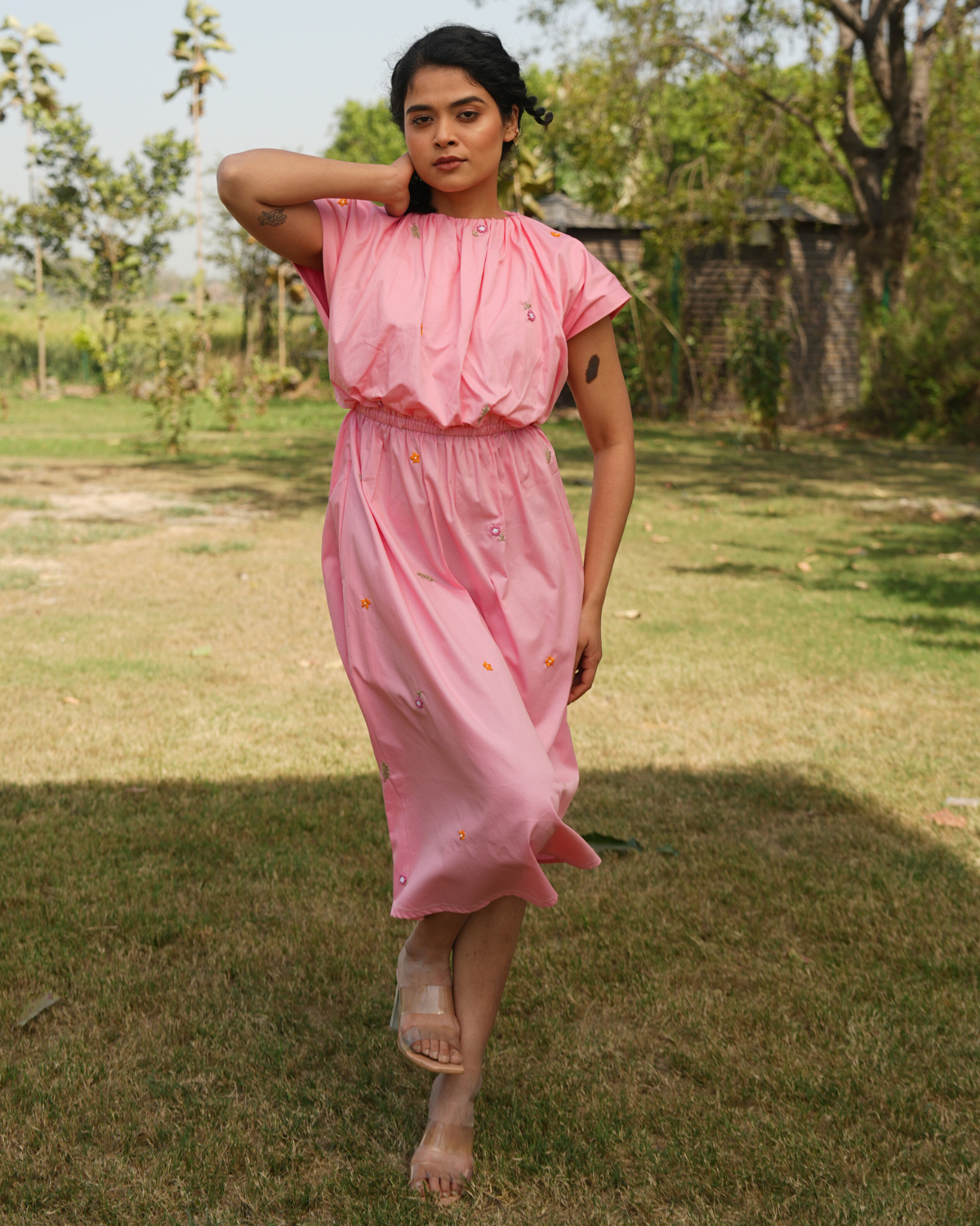 Gagan Hand-Embroidered Midi Dress – hand-embroidered 100% cotton – RASRA MAI