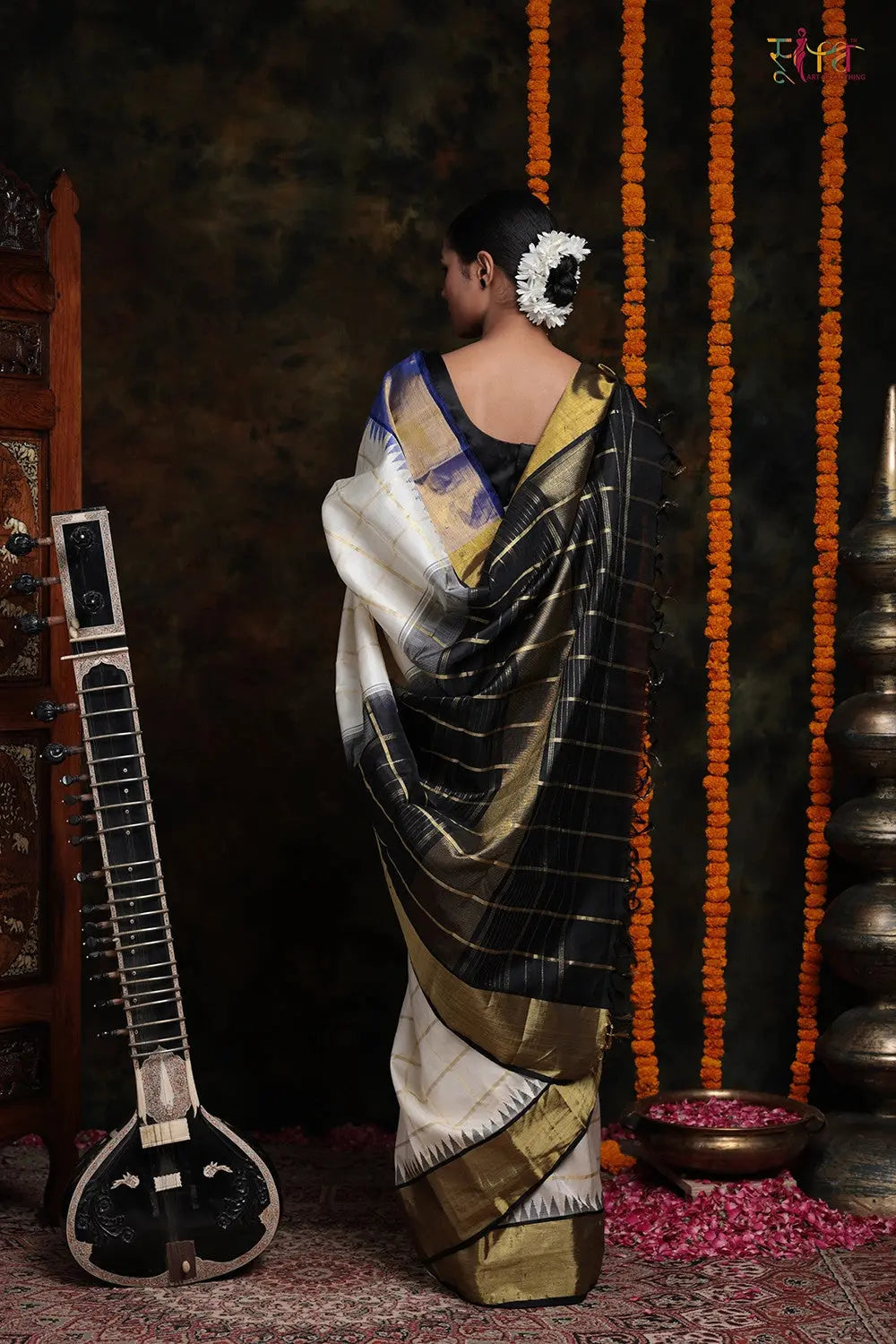 Handloom Cream Kanchipattu Saree With Zari Checks-Sutra Art of Clothing