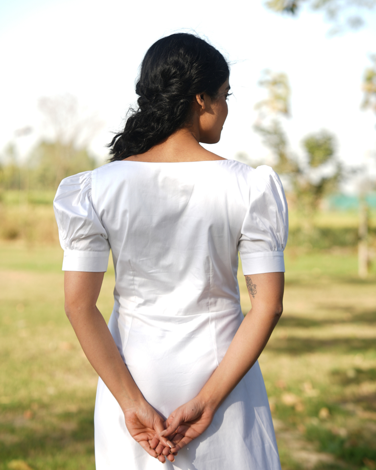 Jiyyaa Hand-Embroidered Midi Dress – hand-embroidered 100% cotton – RASRA MAI