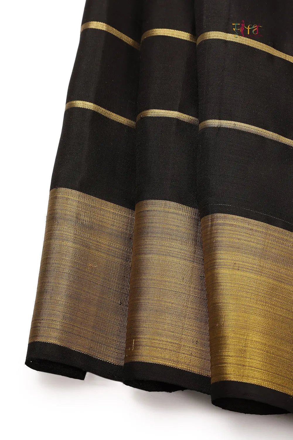 Handloom Cream Kanchipattu Saree With Zari Checks-Sutra Art of Clothing