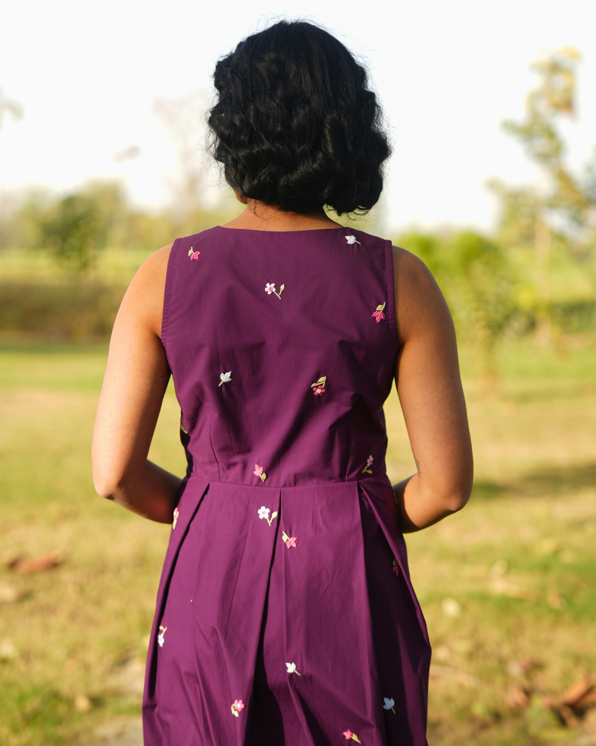 Allaya Hand-Embroidered Short Dress – hand-embroidered 100% cotton – RASRA MAI
