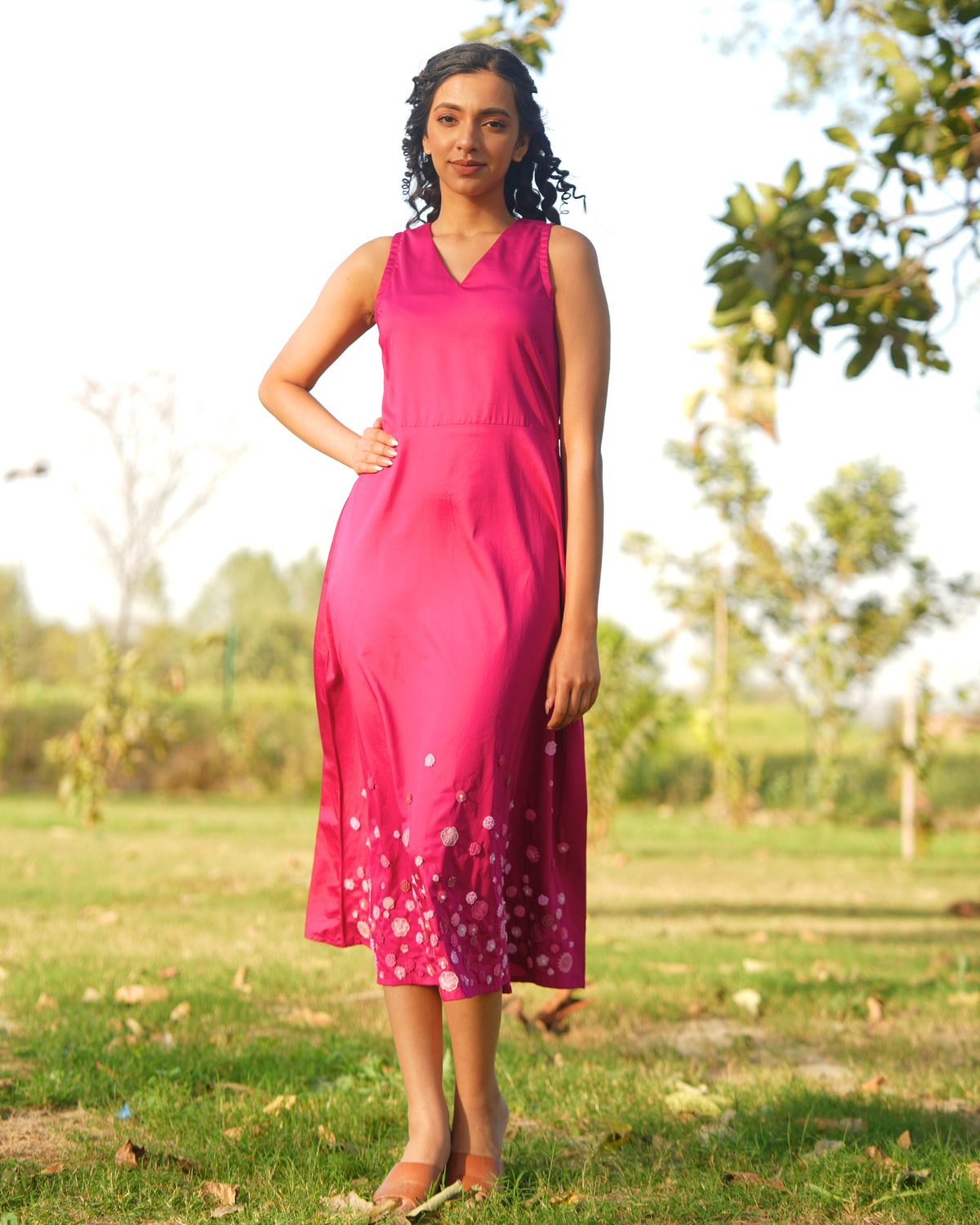 Cchavi Hand-Embroidered Midi Dress – hand-embroidered 100% cotton – RASRA MAI