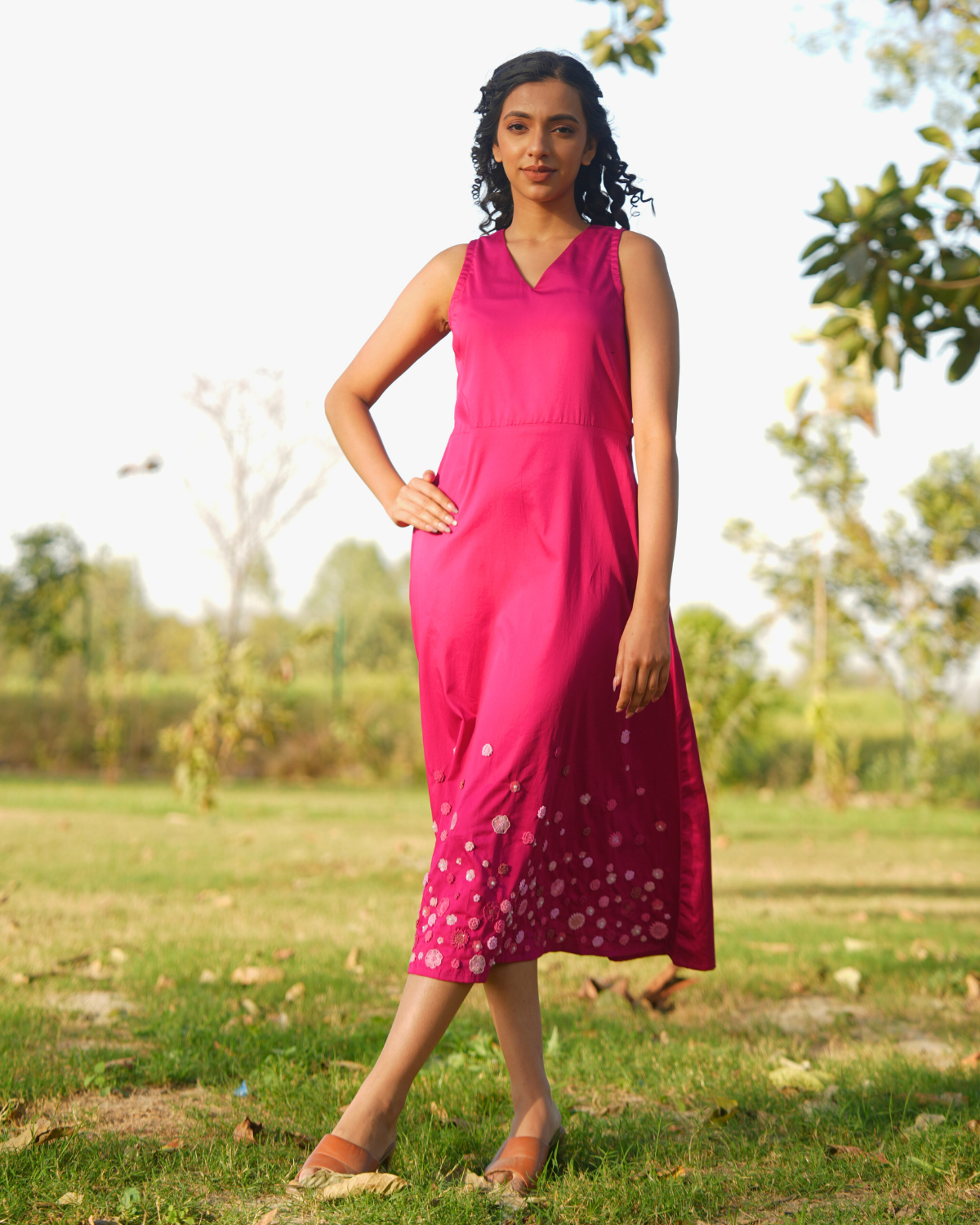 Cchavi Hand-Embroidered Midi Dress – hand-embroidered 100% cotton – RASRA MAI