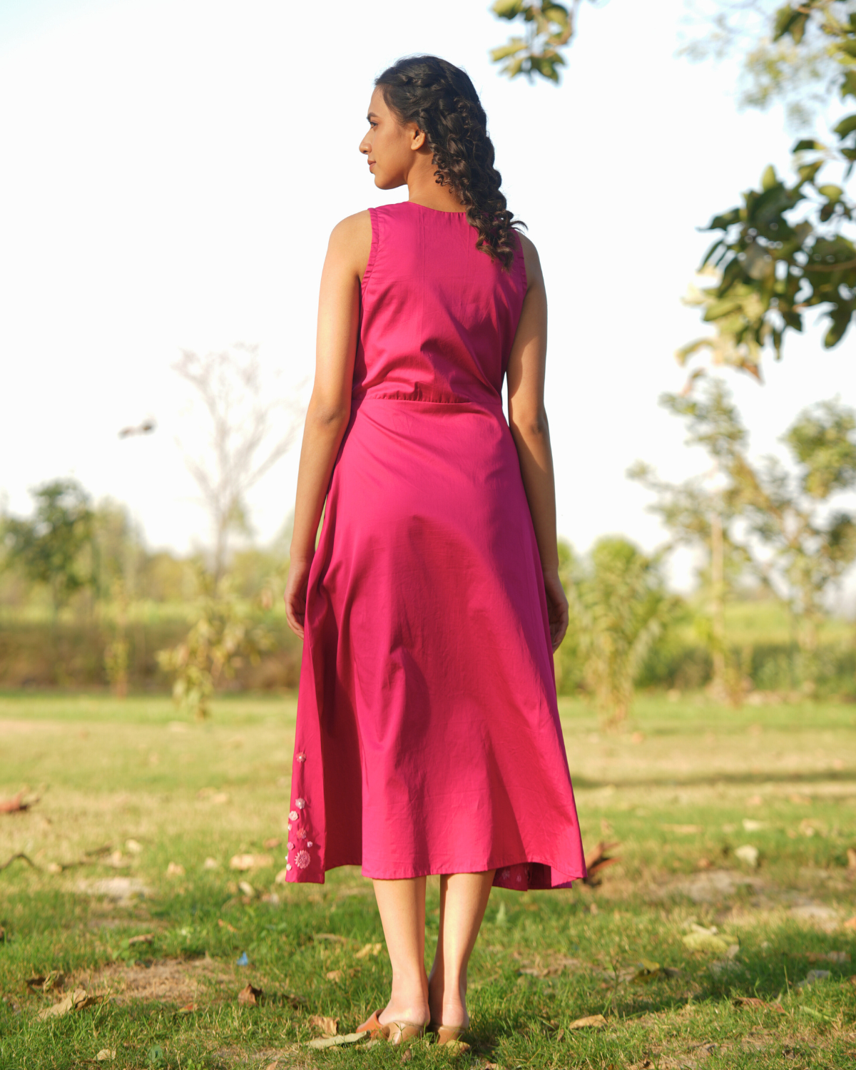 Cchavi Hand-Embroidered Midi Dress – hand-embroidered 100% cotton – RASRA MAI