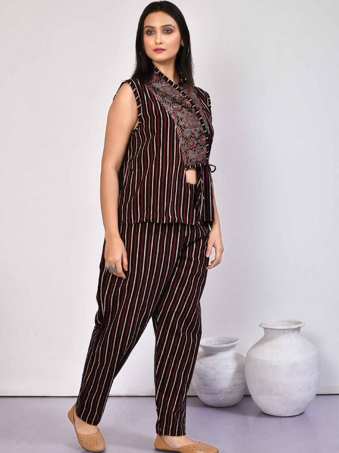 Bella Black Ajrakh relaxed cotton pant-4