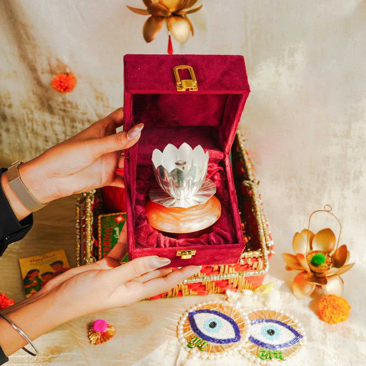 Crimson celebration diwali hamper - https://artecasa.in/