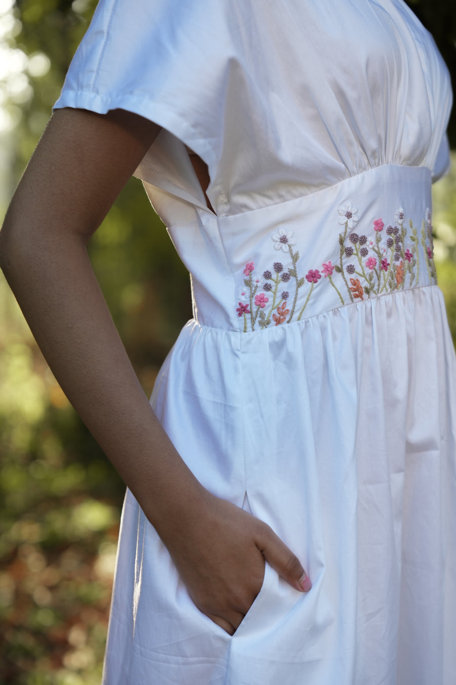 Eknoor Hand-Embroidered Midi Dress – hand-embroidered 100% cotton – RASRA MAI