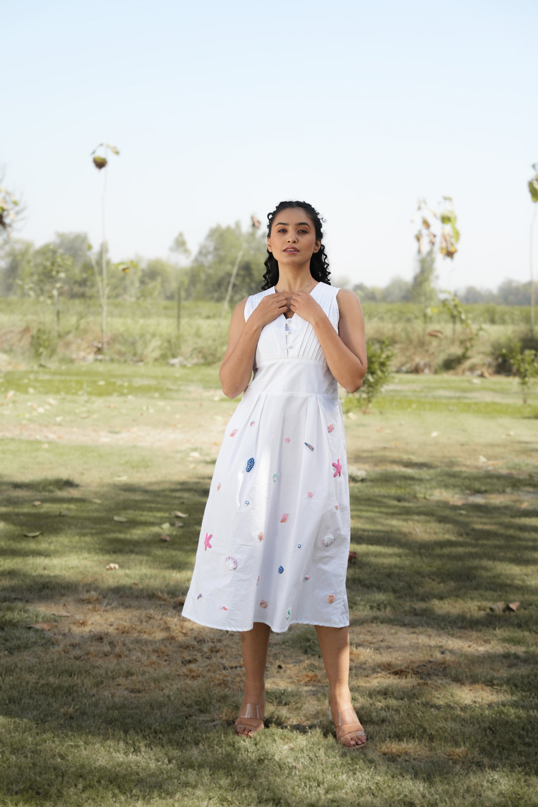 Rreet Hand-Embroidered Midi Dress – hand-embroidered 100% cotton – RASRA MAI