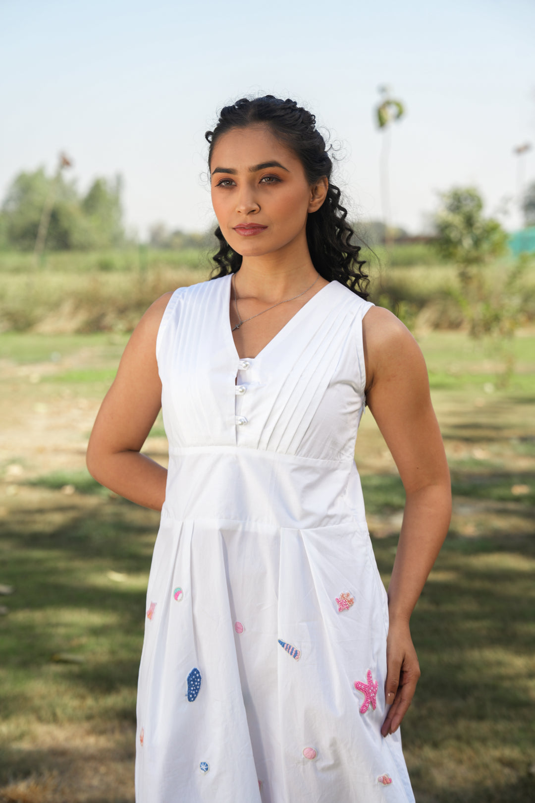Rreet Hand-Embroidered Midi Dress – hand-embroidered 100% cotton – RASRA MAI