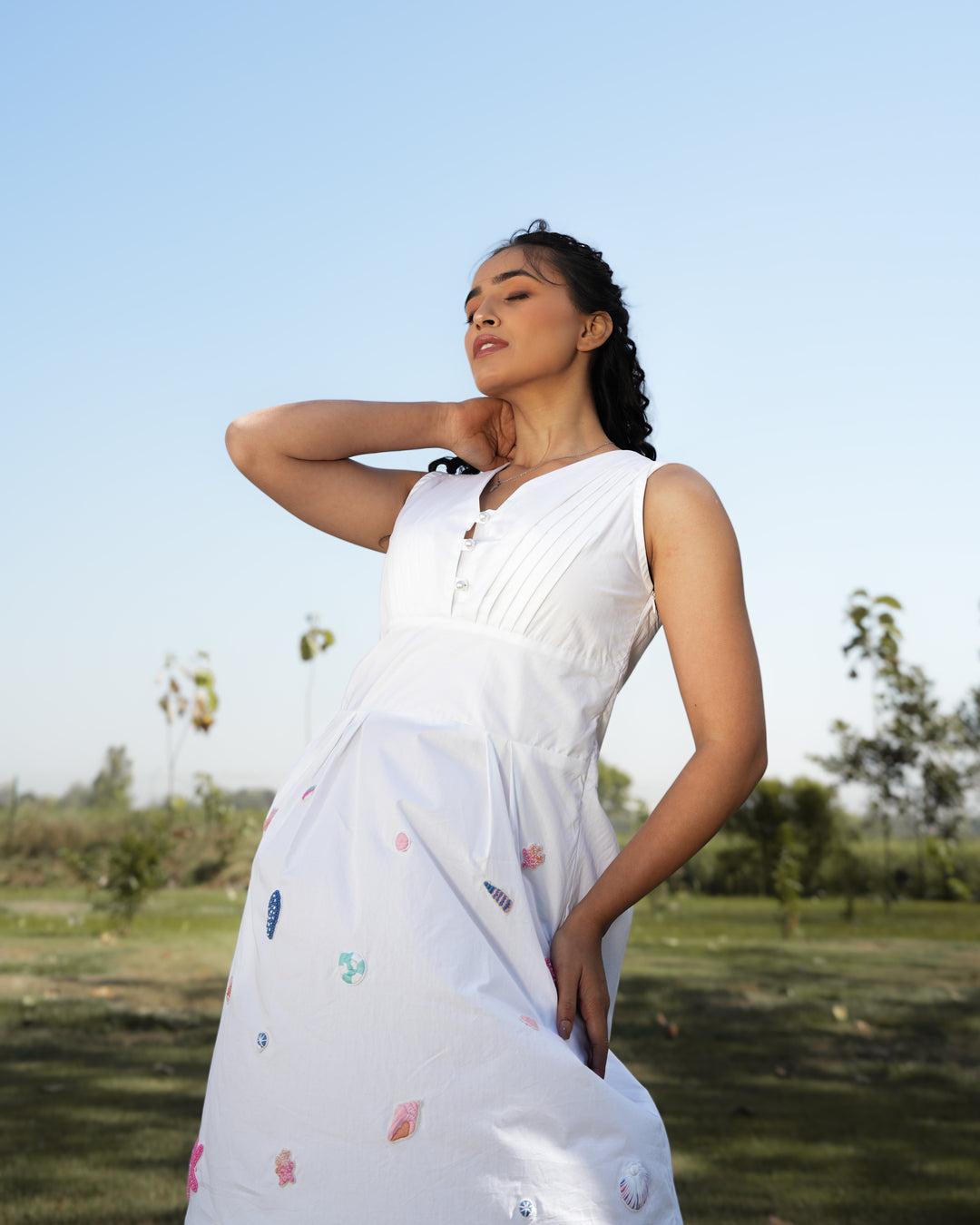 Rreet Hand-Embroidered Midi Dress – hand-embroidered 100% cotton – RASRA MAI