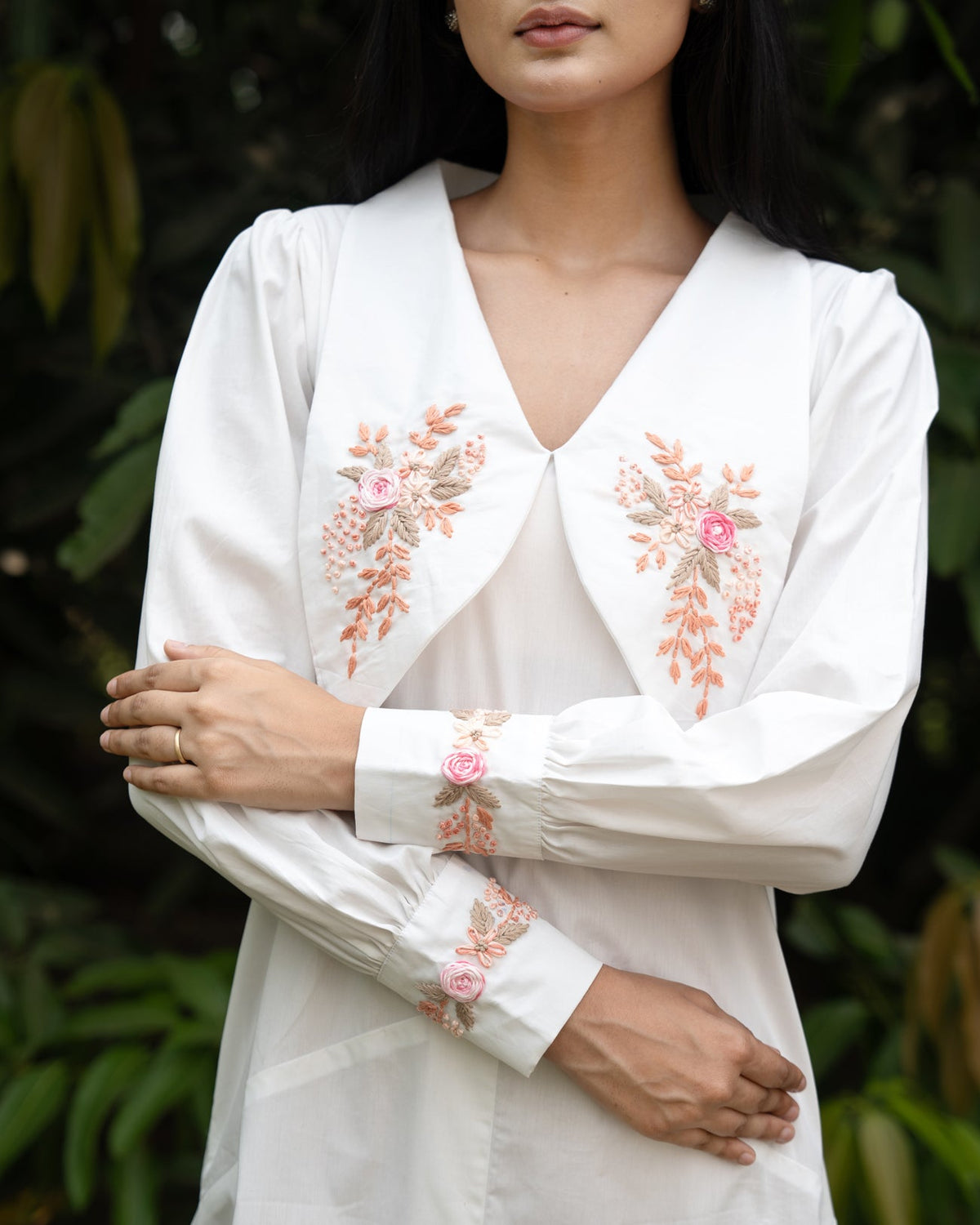 Naiinaa Hand-Embroidered Midi Dress – hand-embroidered 100% cotton – RASRA MAI
