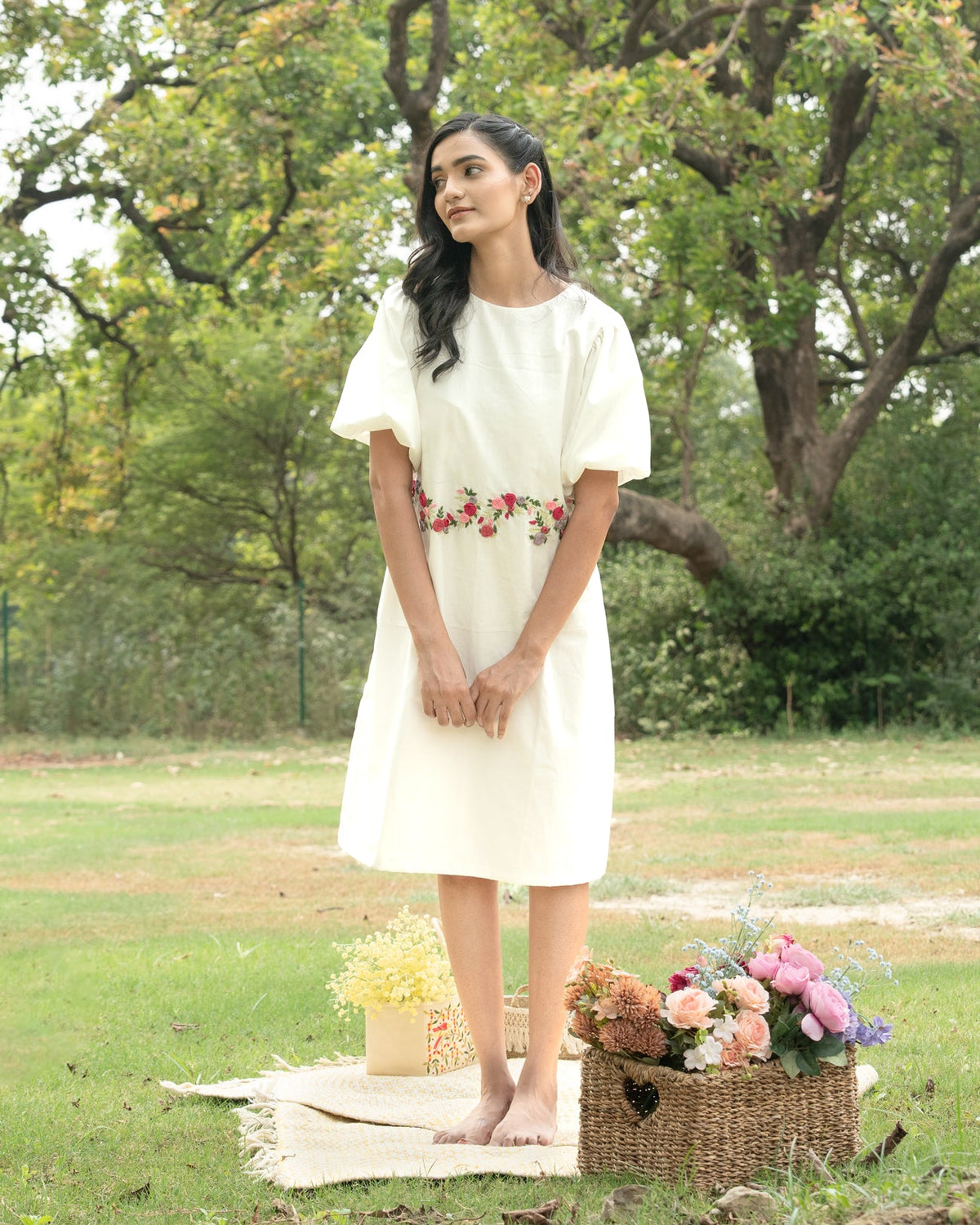 Sayli Hand-Embroidered Short Dress – hand-embroidered 100% cotton – RASRA MAI