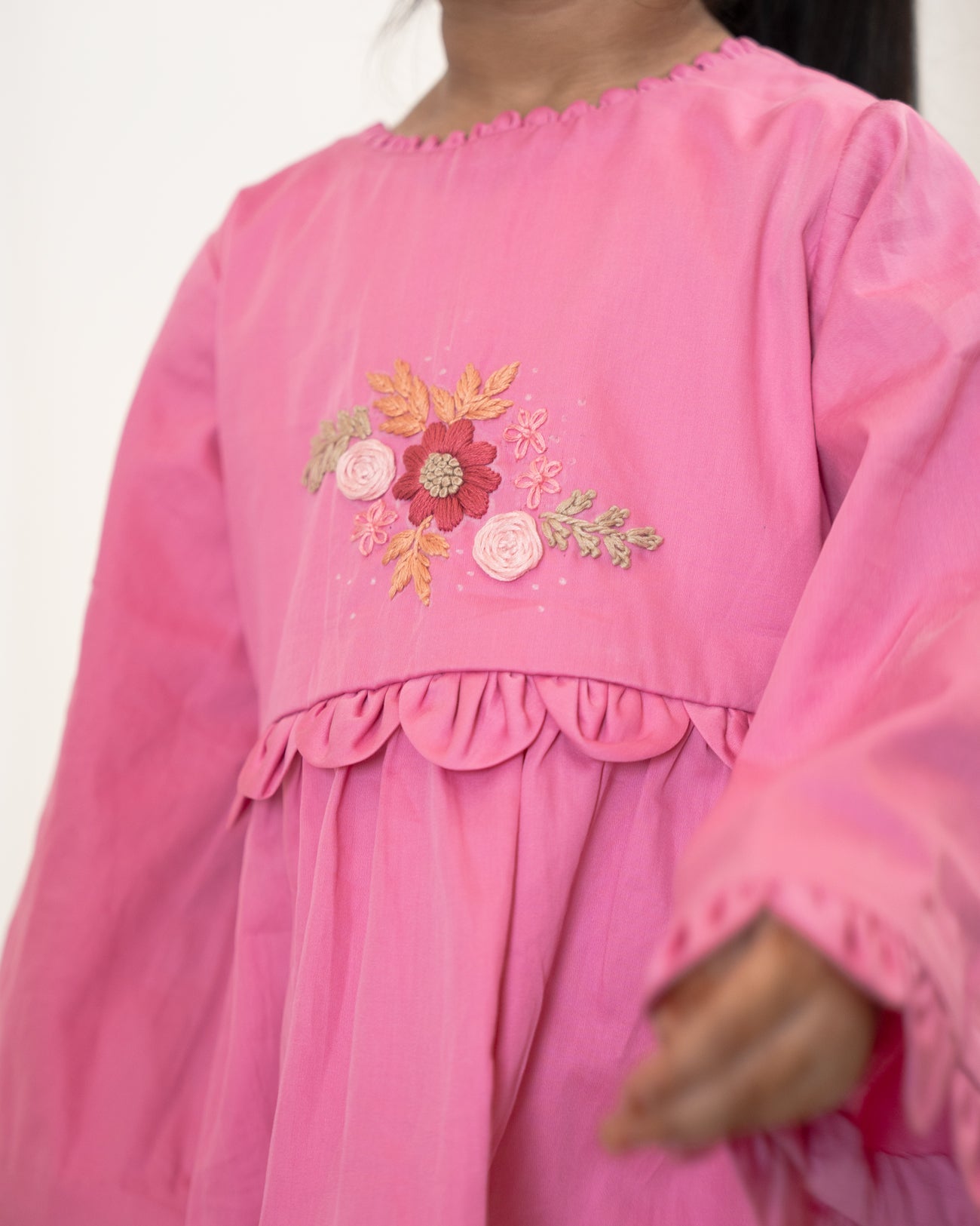 Diti Hand-Embroidered Dress – hand-embroidered 100% cotton – RASRA MAI