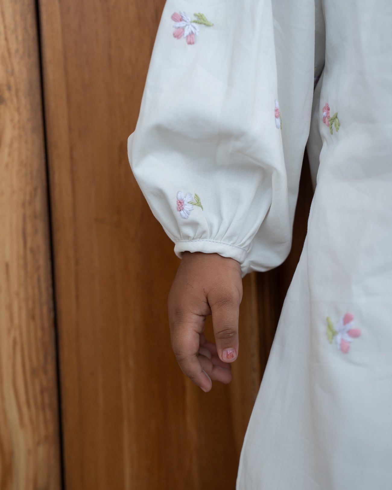 Kiara Hand-Embroidered Dress – hand-embroidered 100% cotton – RASRA MAI