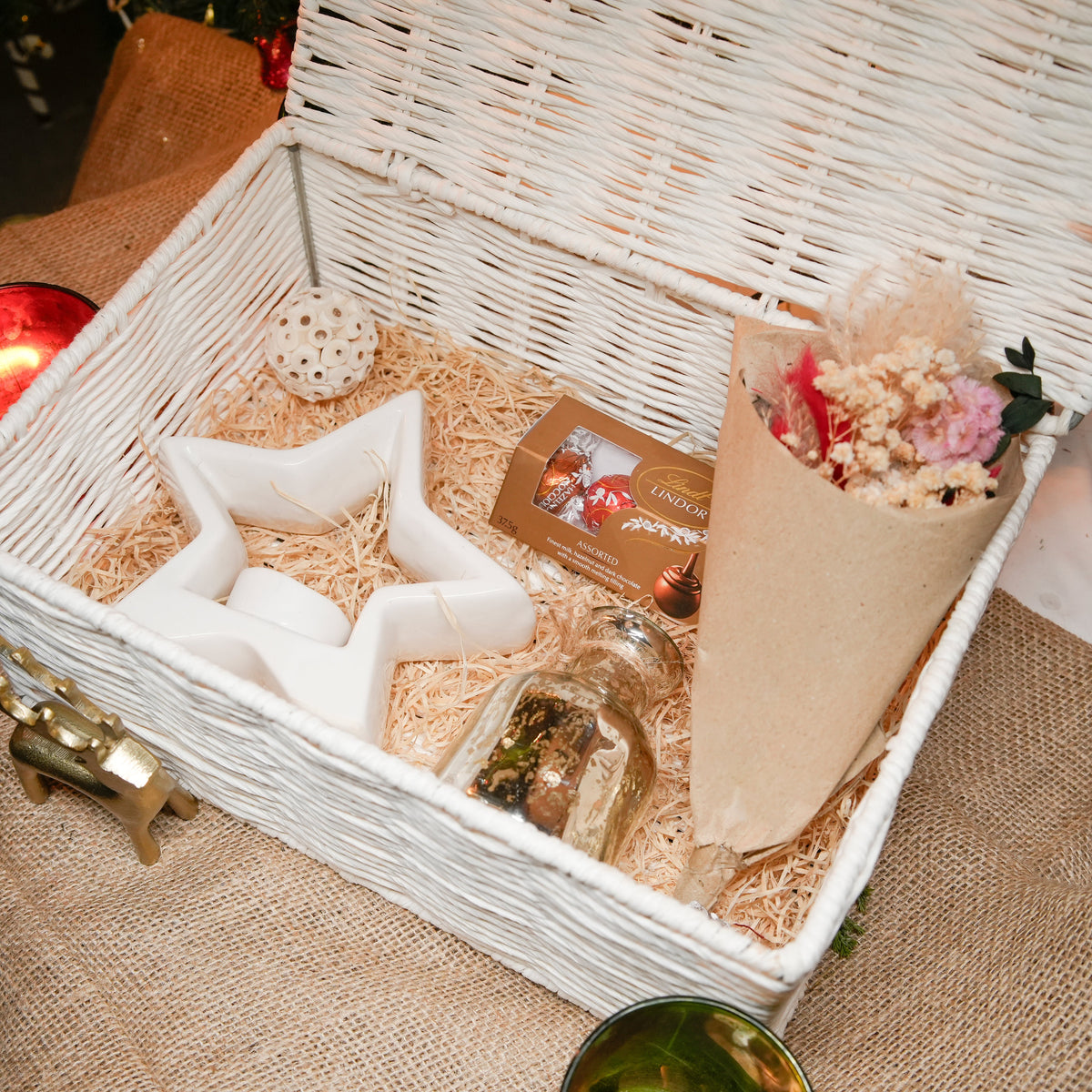 Light christmas gift box - https://artecasa.in/