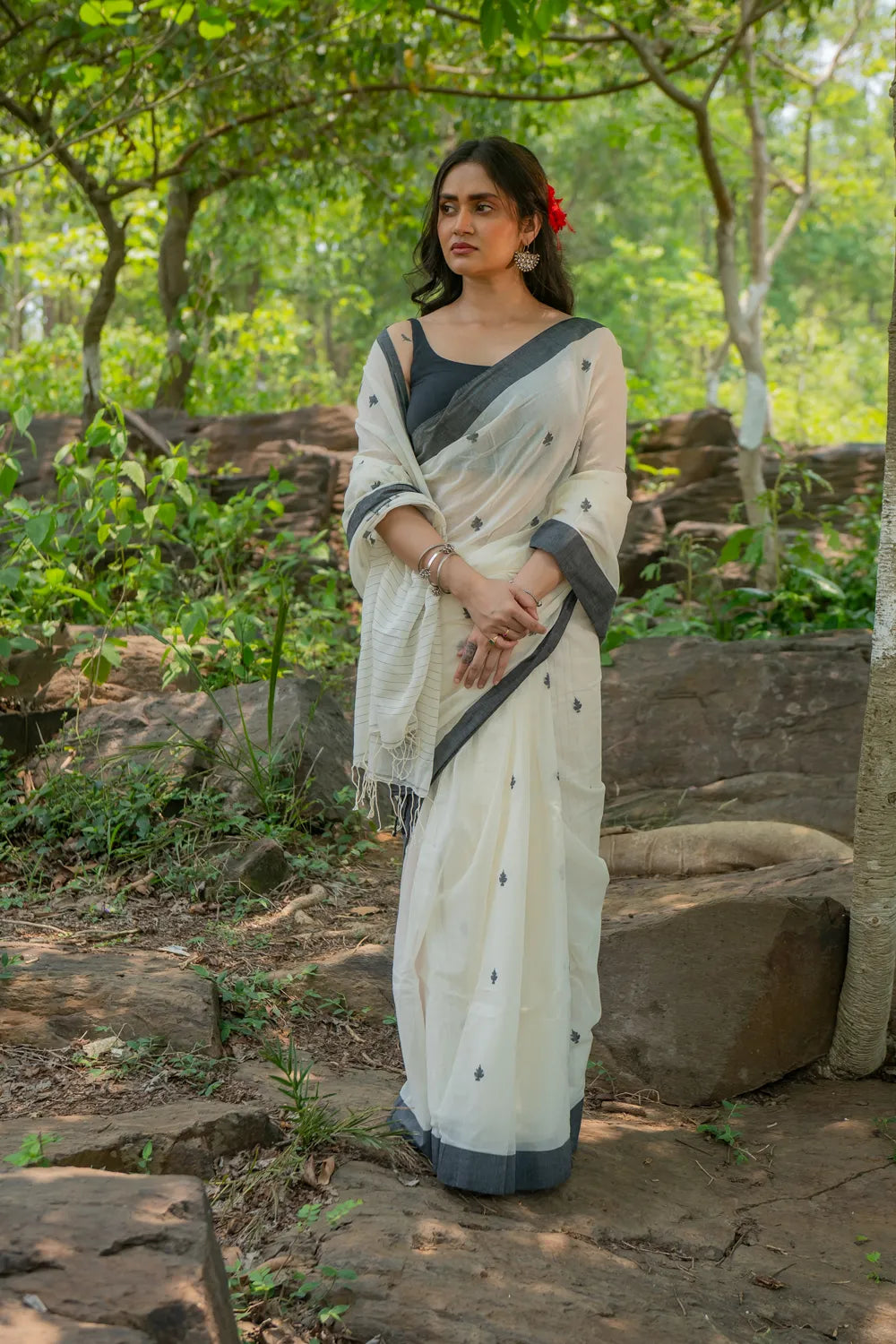 Handloom Off White and Black Soft Cotton Jamdani Saree-Sutra Art of Clothing