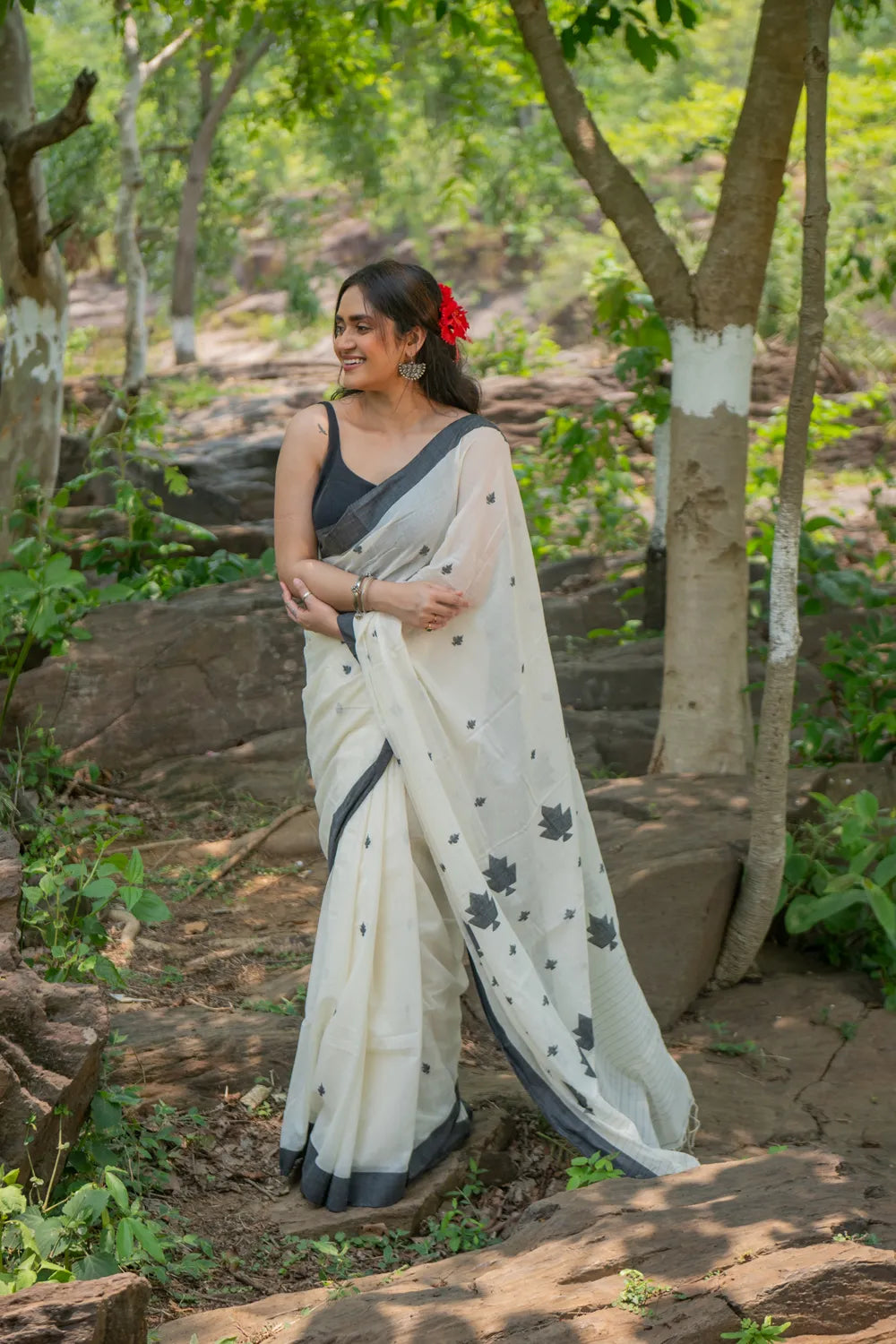 Handloom Off White and Black Soft Cotton Jamdani Saree-Sutra Art of Clothing