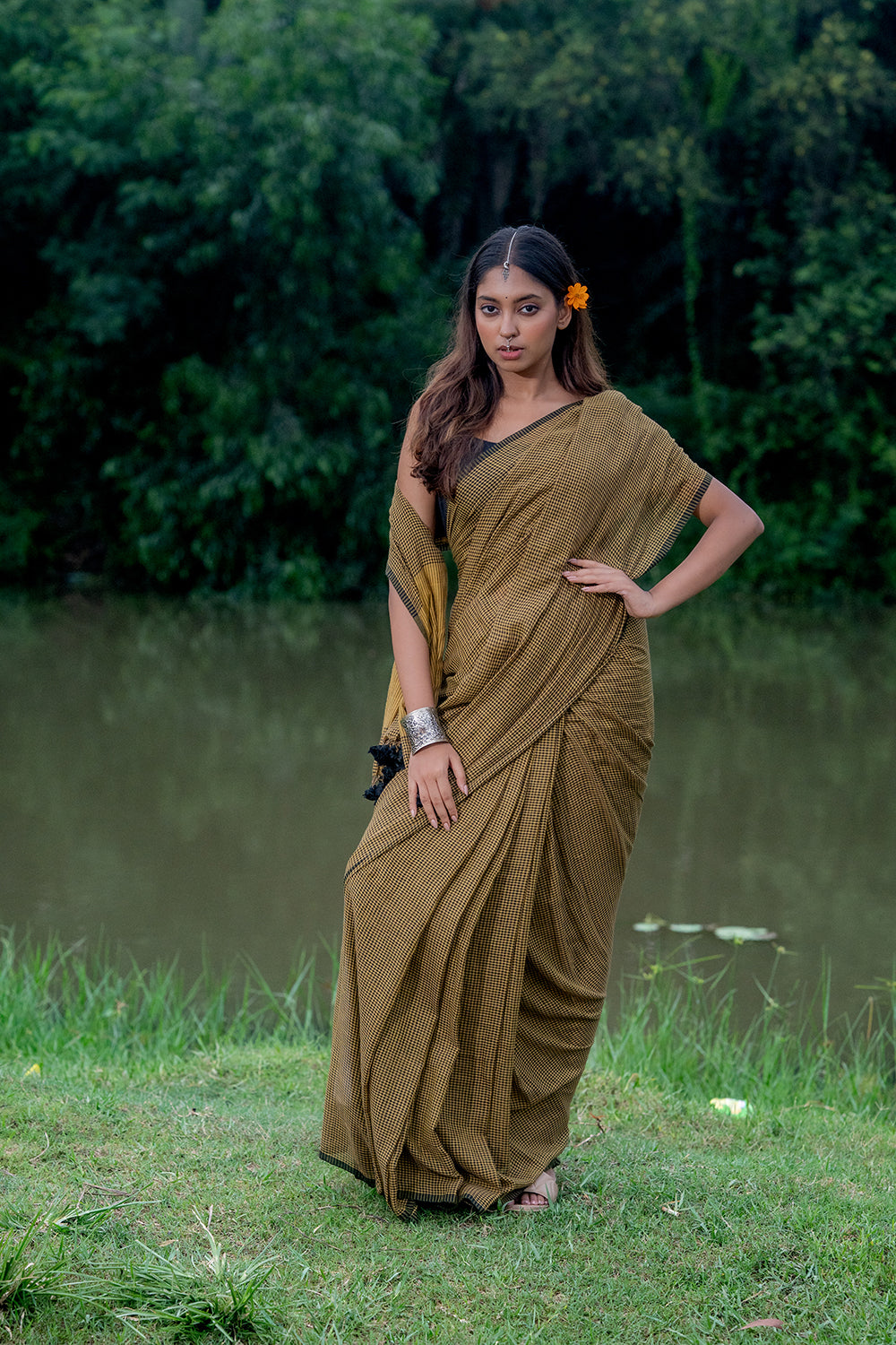 Handloom Olive Green Check Mul Cotton Saree-Sutra Art of Clothing
